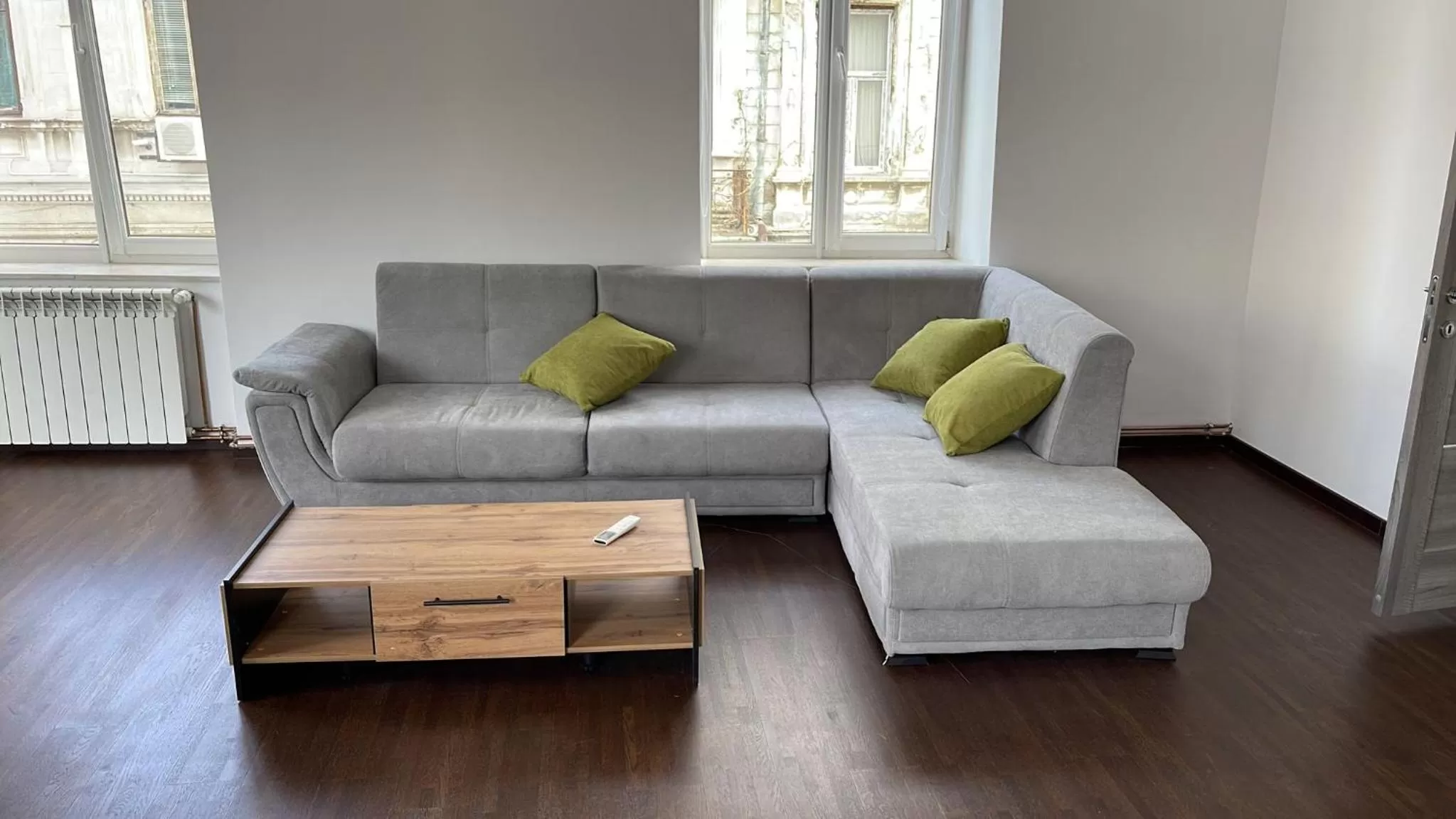 Seating Area in The Floor Piata Unirii