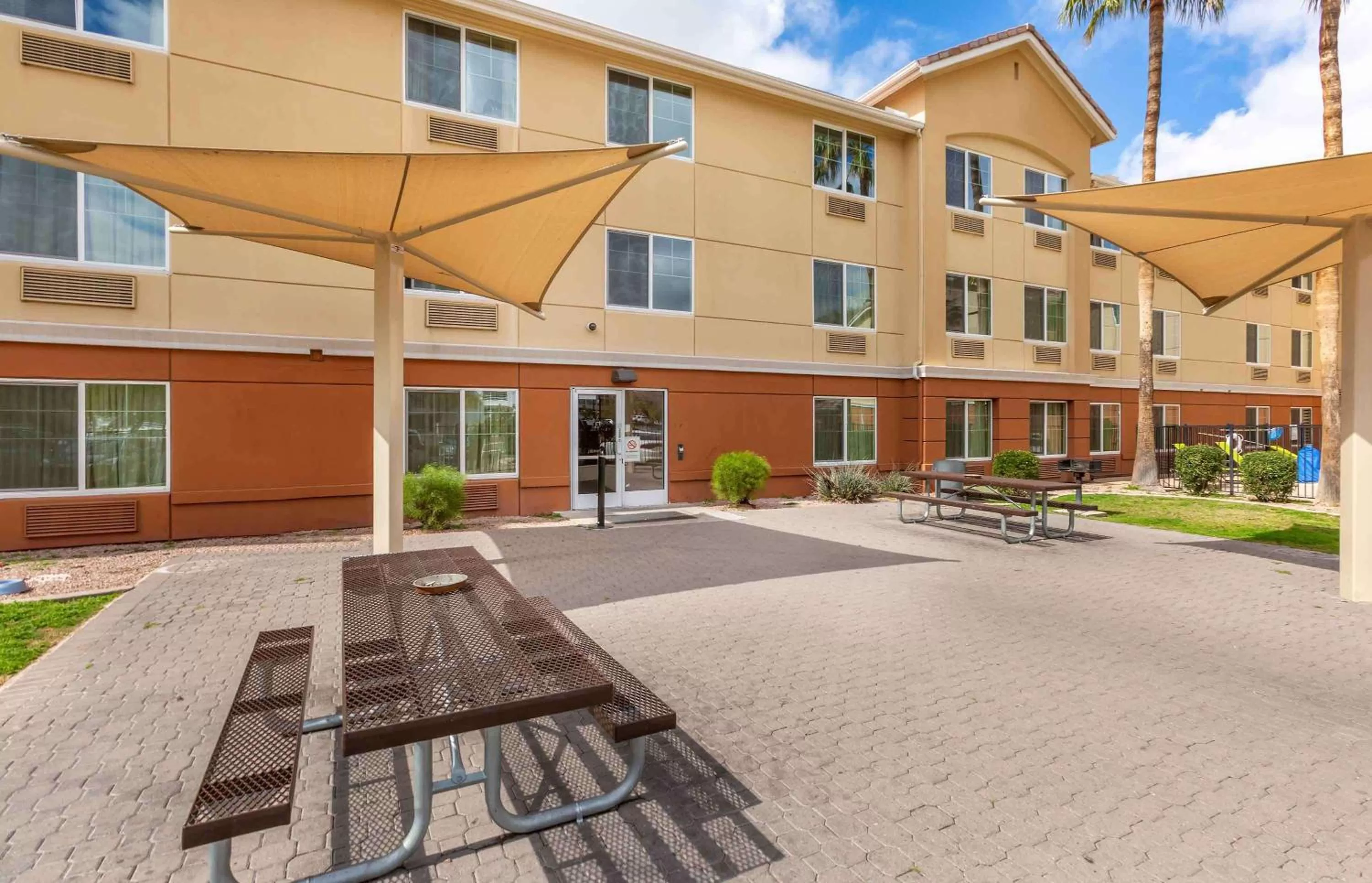 Property building in Extended Stay America Suites - Phoenix - Midtown