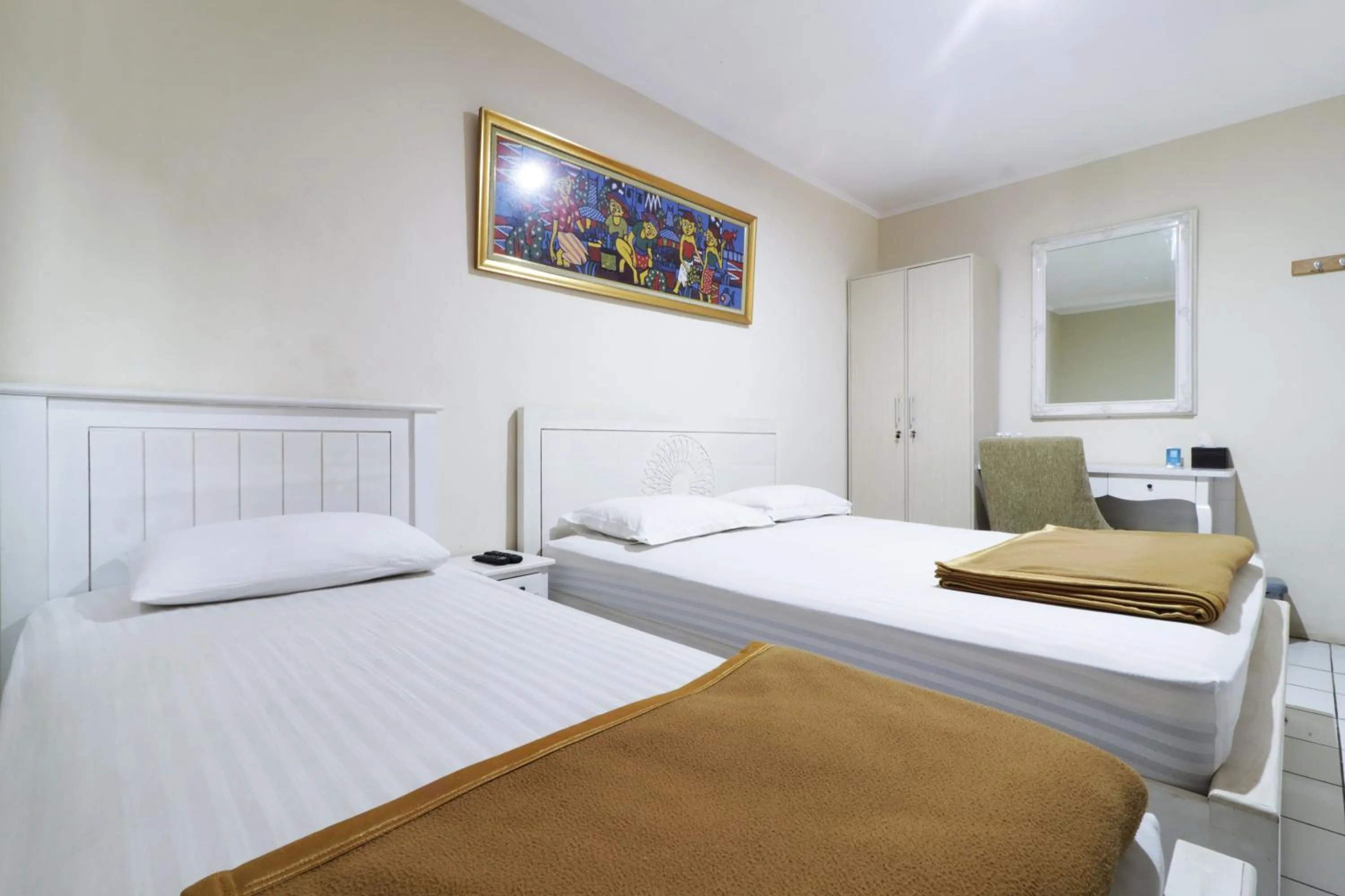 Bedroom, Bed in Jayagiri Guesthouse By Belgareti