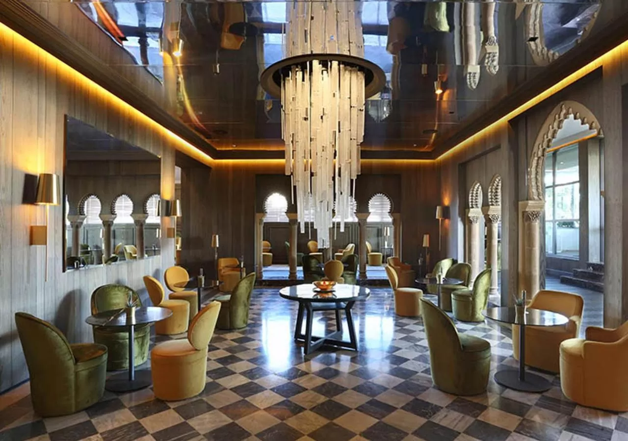 Restaurant/places to eat in La Tour Hassan Palace