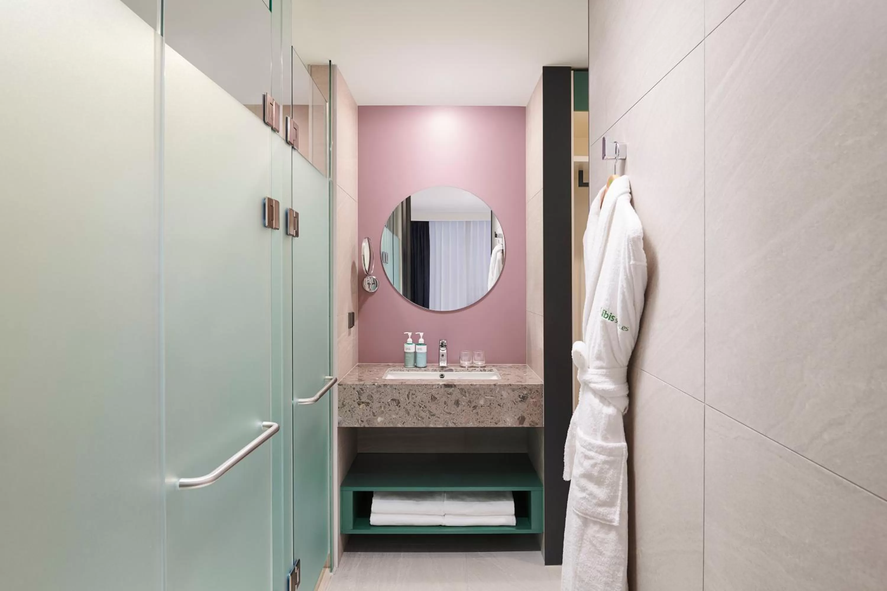 Bed in ibis Styles Ambassador Incheon Airport T2