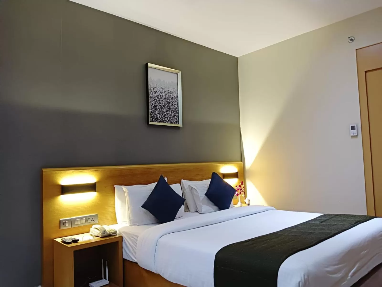 Bed in Hotel Suba Elite Vadodara