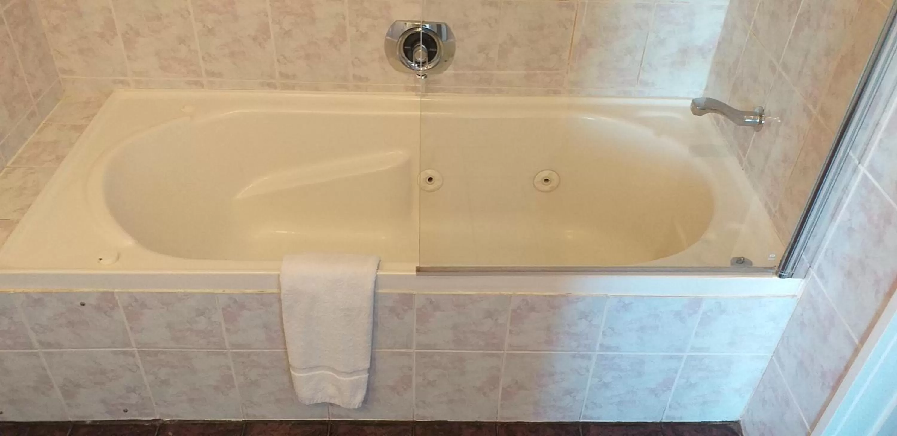 Bathroom in Shadzz Motel