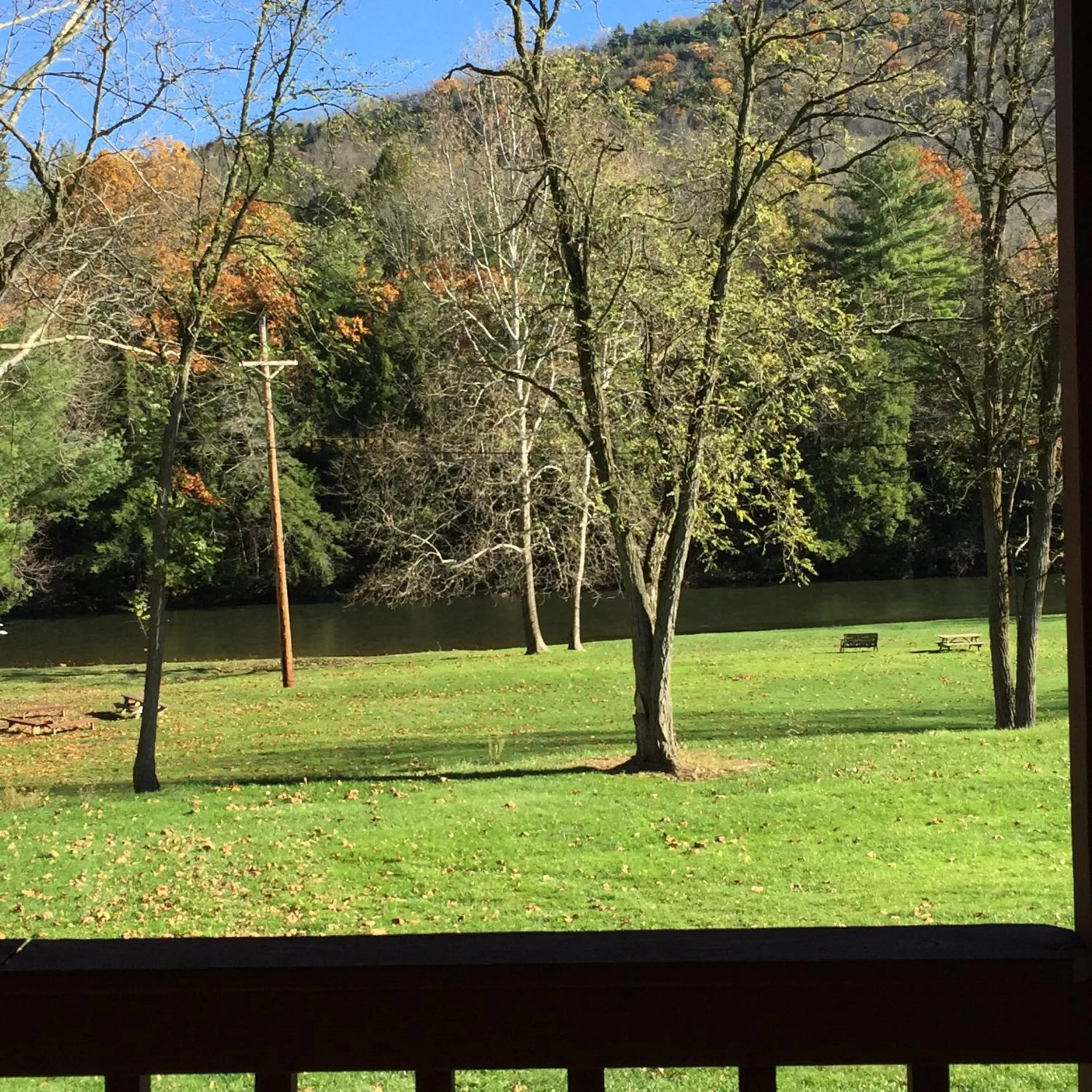 River view in Rough Cut Lodge