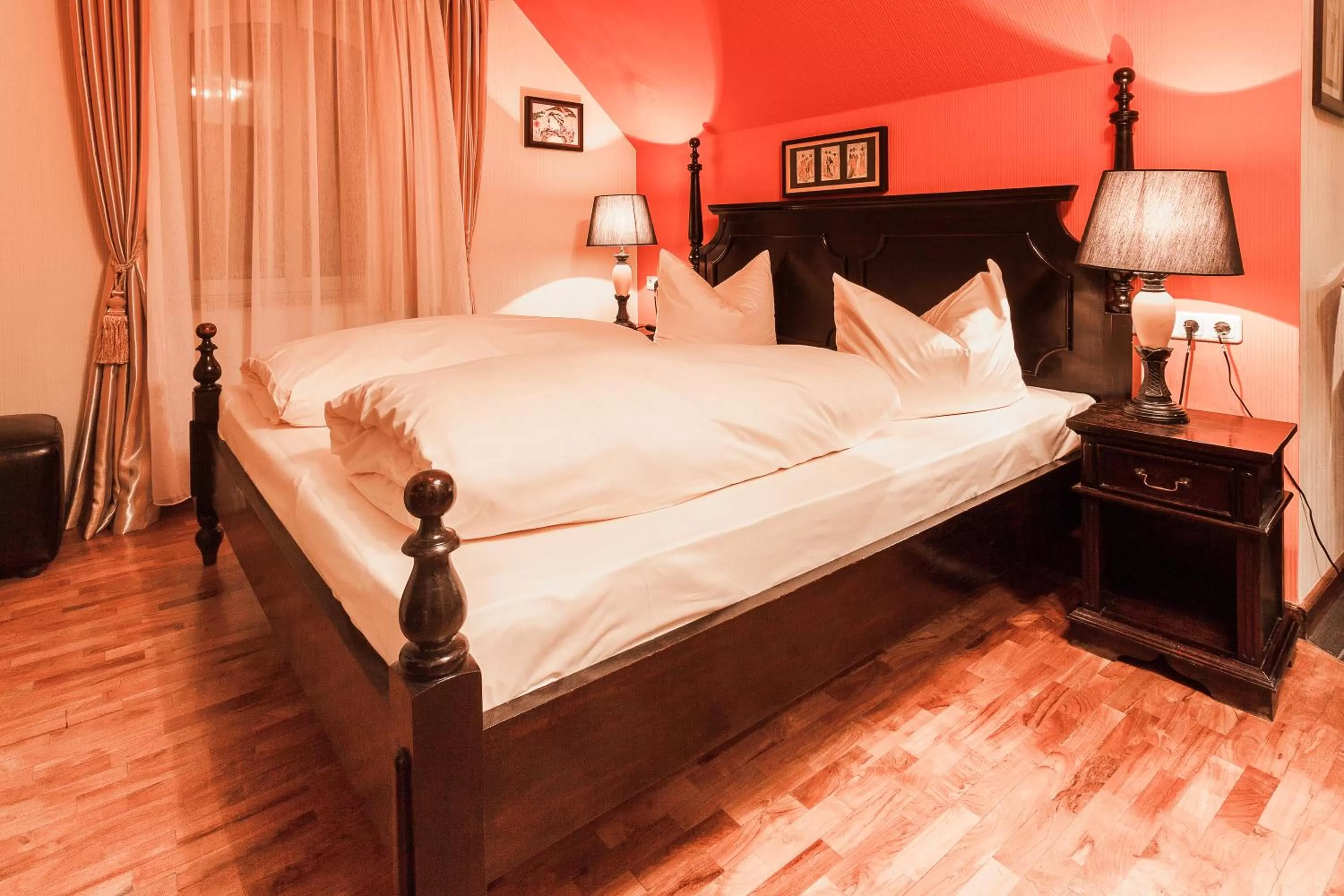 Photo of the whole room, Bed in Hotel Aviv Dresden