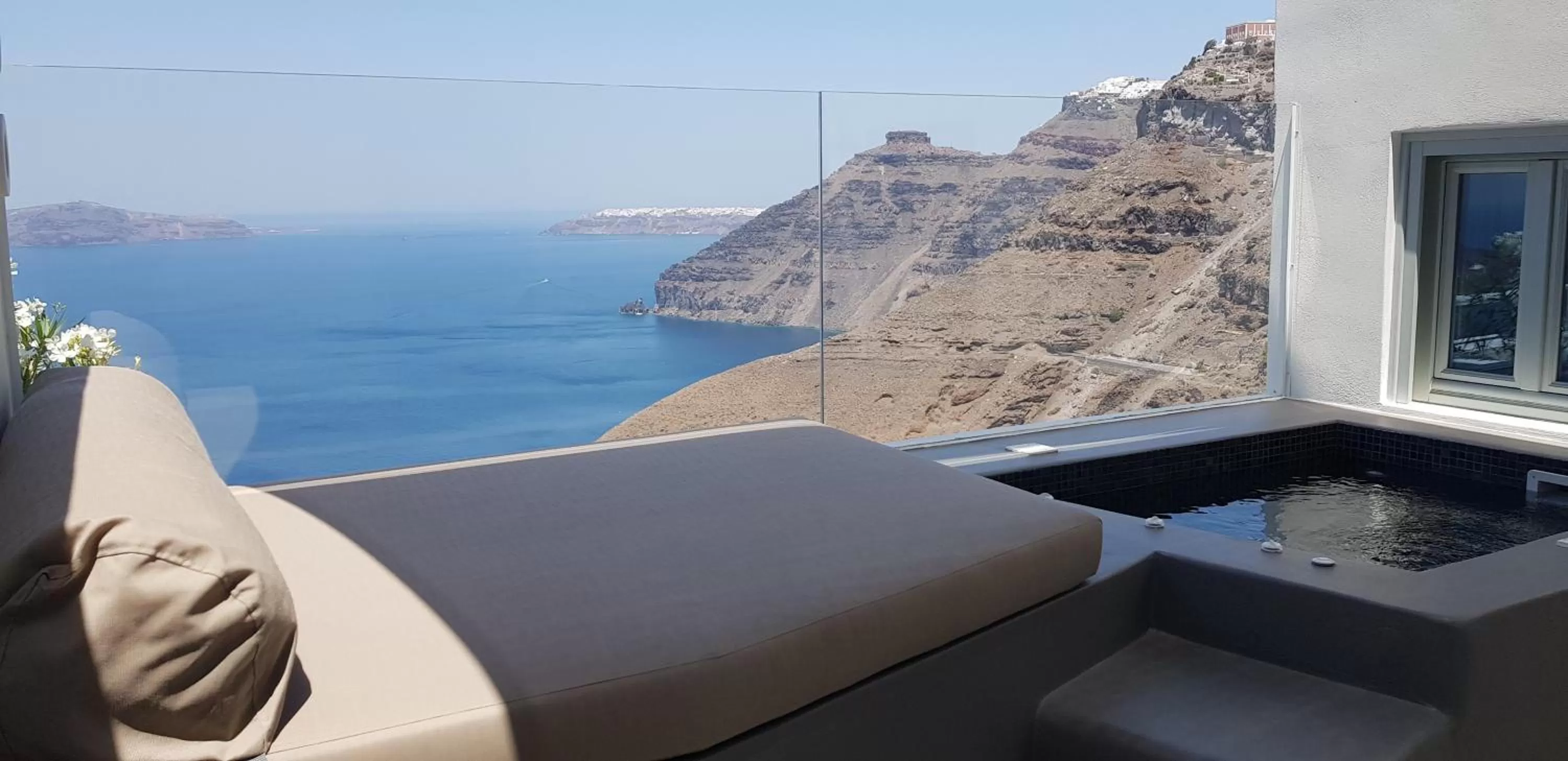 King Suite with Whirlpool in Keti Hotel