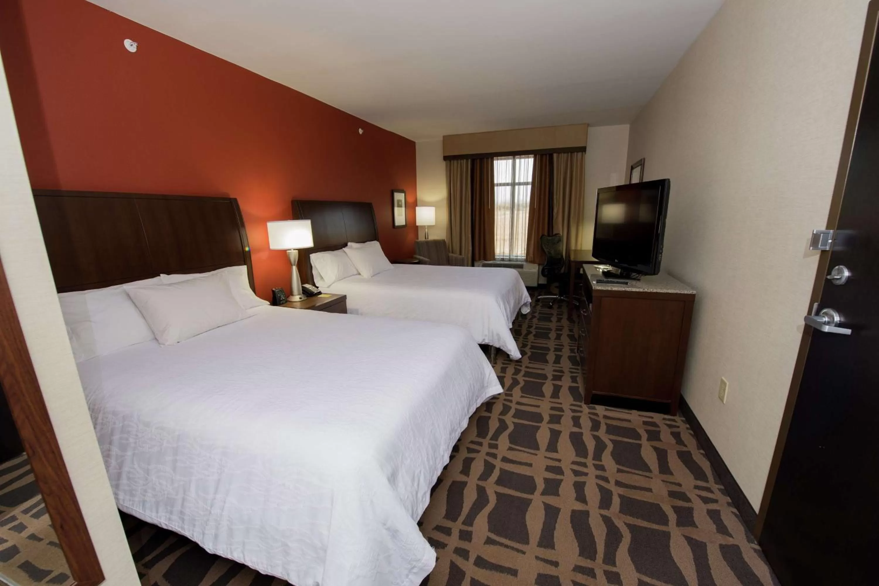 Bed in Hilton Garden Inn Dayton South - Austin Landing