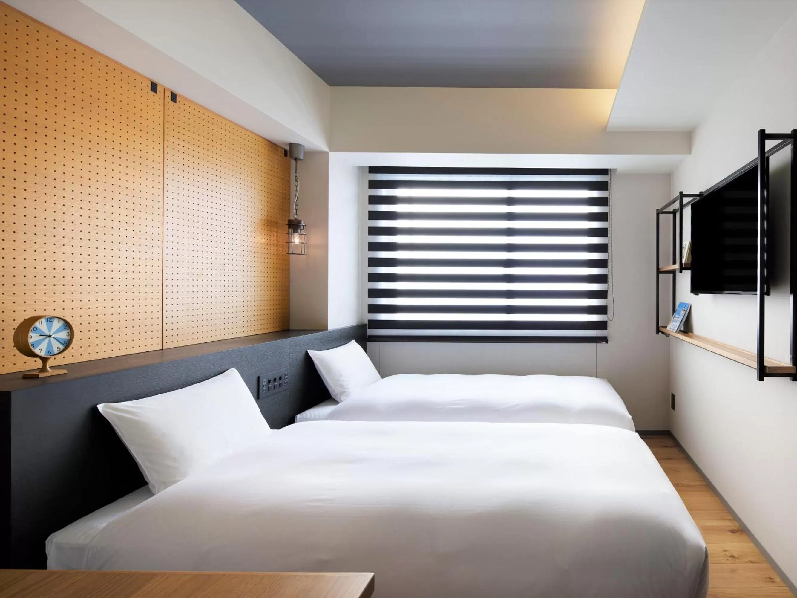 Standard Twin Room in LAMP LIGHT BOOKS HOTEL fukuoka