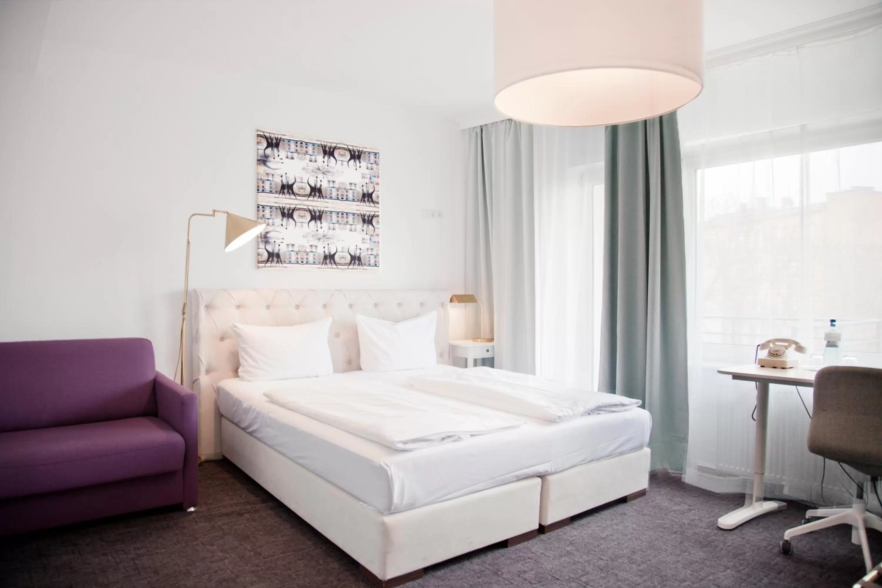 Photo of the whole room, Bed in Les Nations