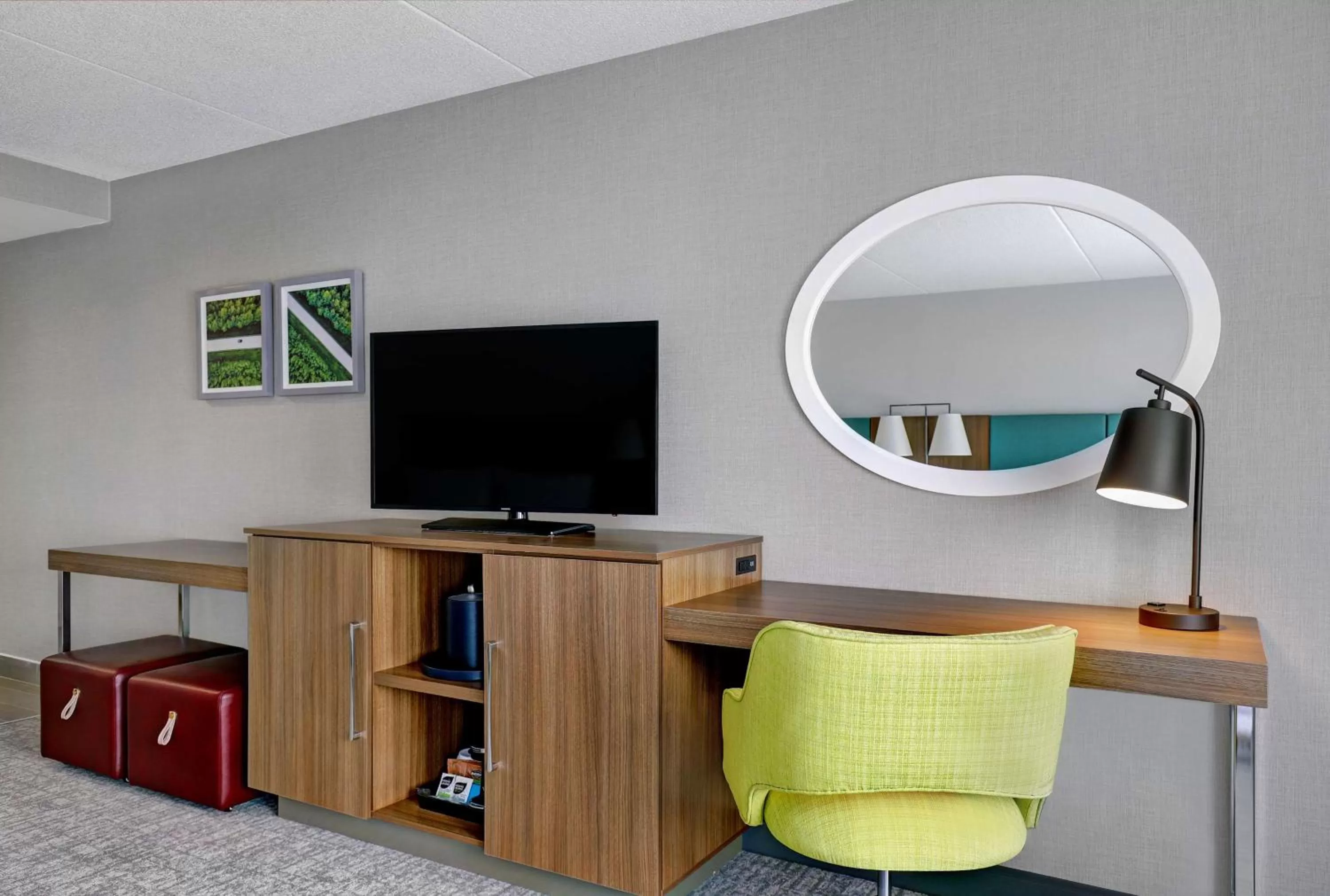 Bedroom in Hampton Inn & Suites Belleville