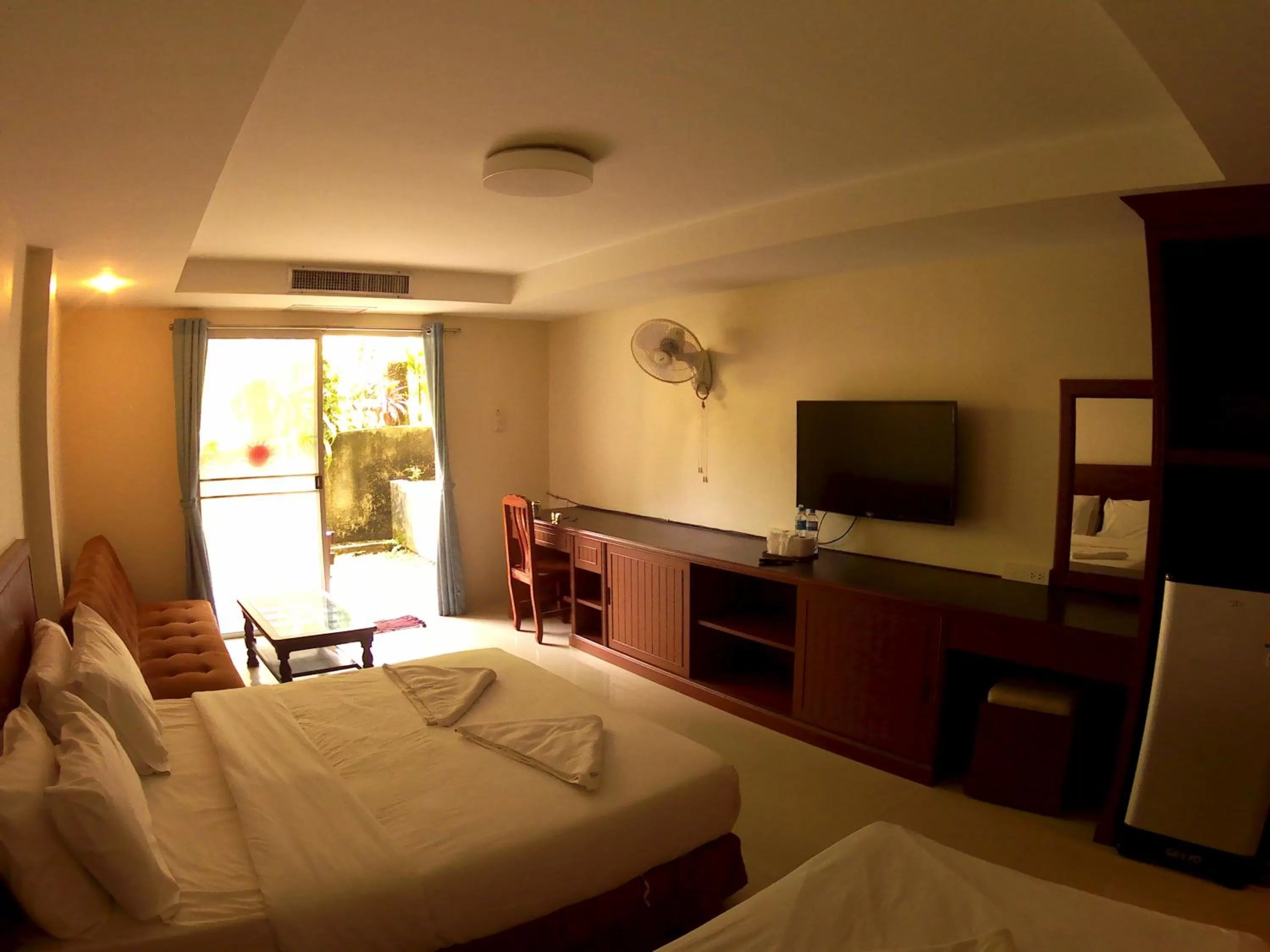 Photo of the whole room, Bed in Sea-Sun Bungalow & Resort
