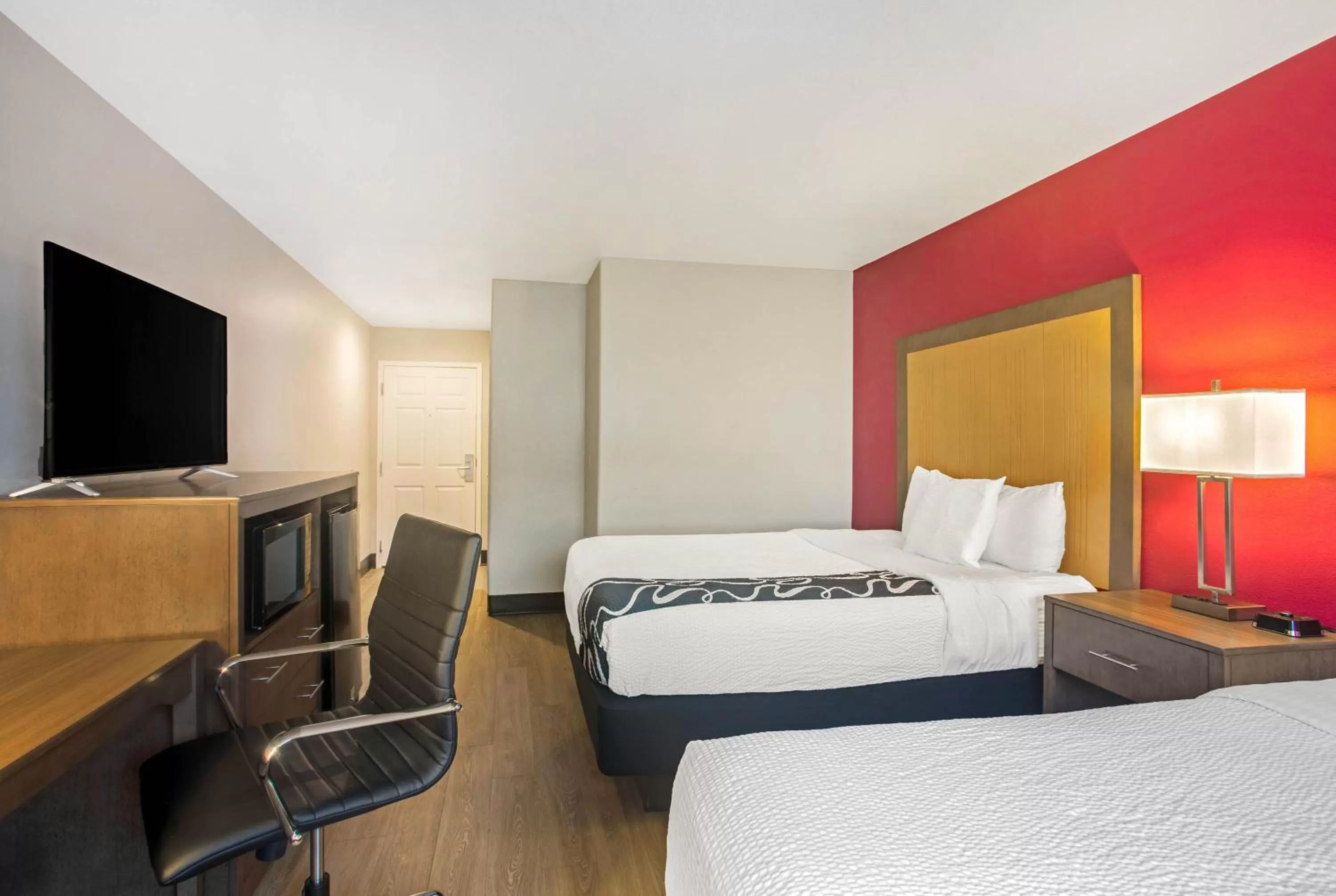 Bed in La Quinta by Wyndham Fort Smith