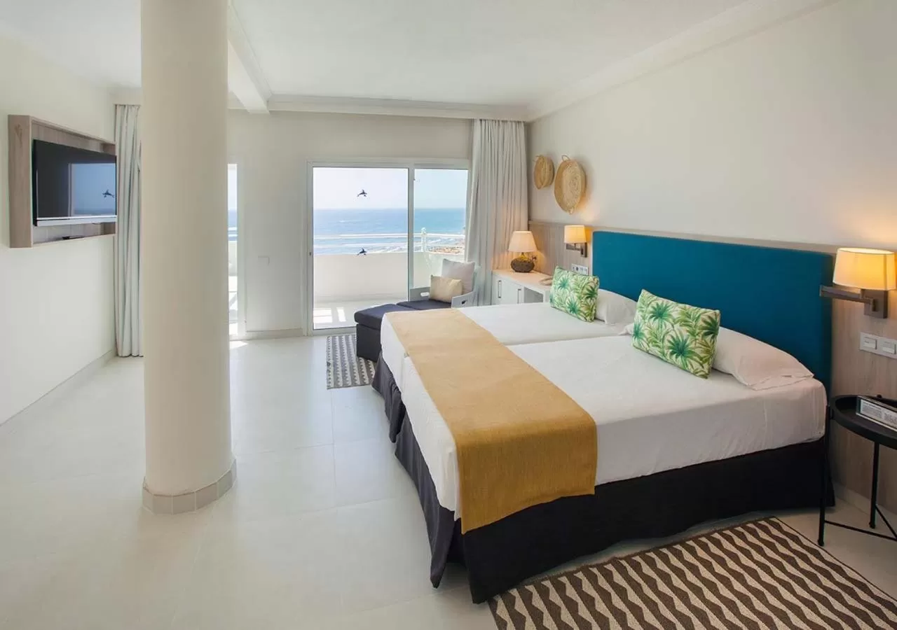 Bedroom, Bed in Corallium Dunamar by Lopesan Hotels - Adults Only