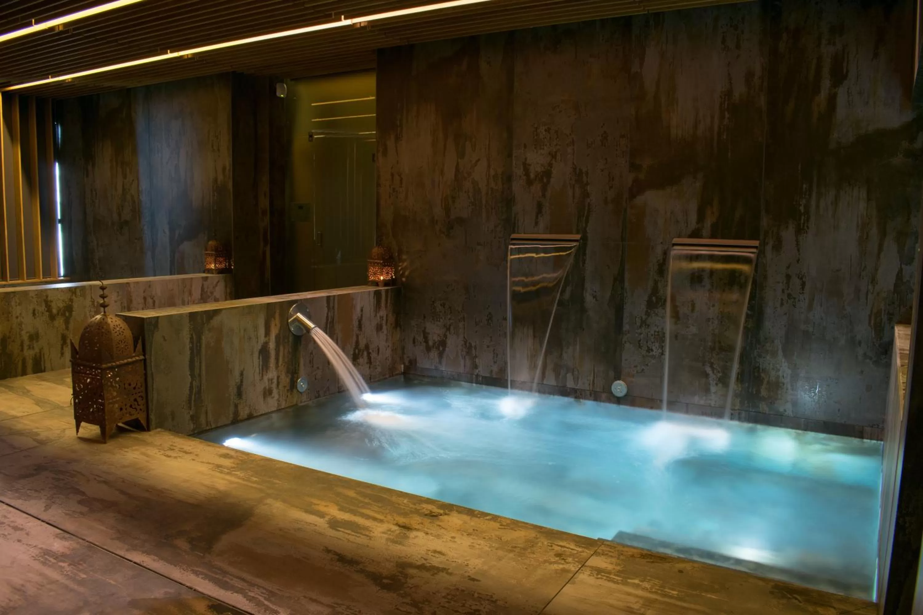 Hot Spring Bath in Rafa Nadal Residence
