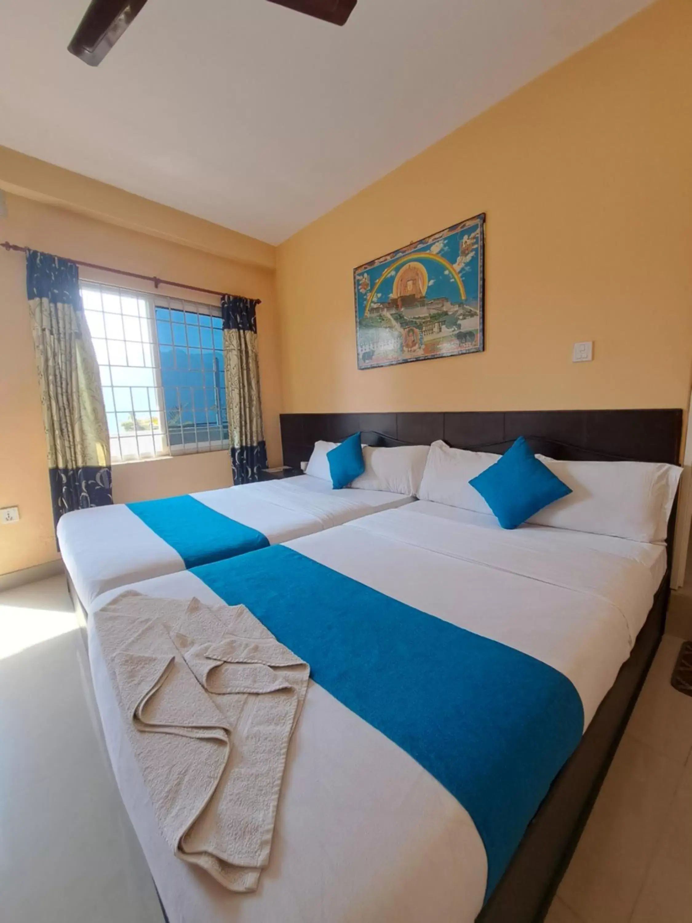 Twin Room with Lake View in Golden Lake Twin Room with Lake View in Golden Lake