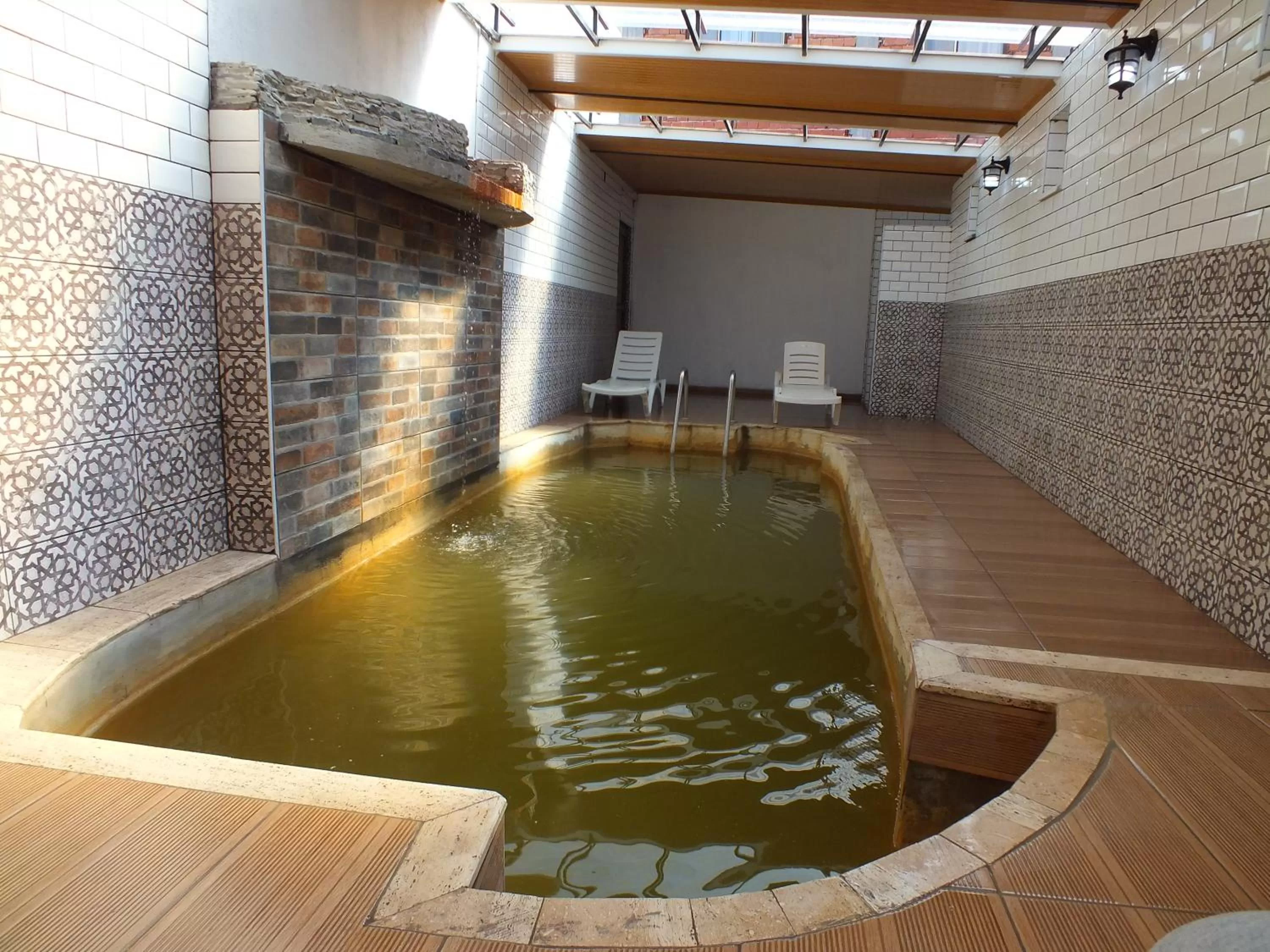 Hot Spring Bath, Swimming Pool in GÜNEŞ APART OTEL