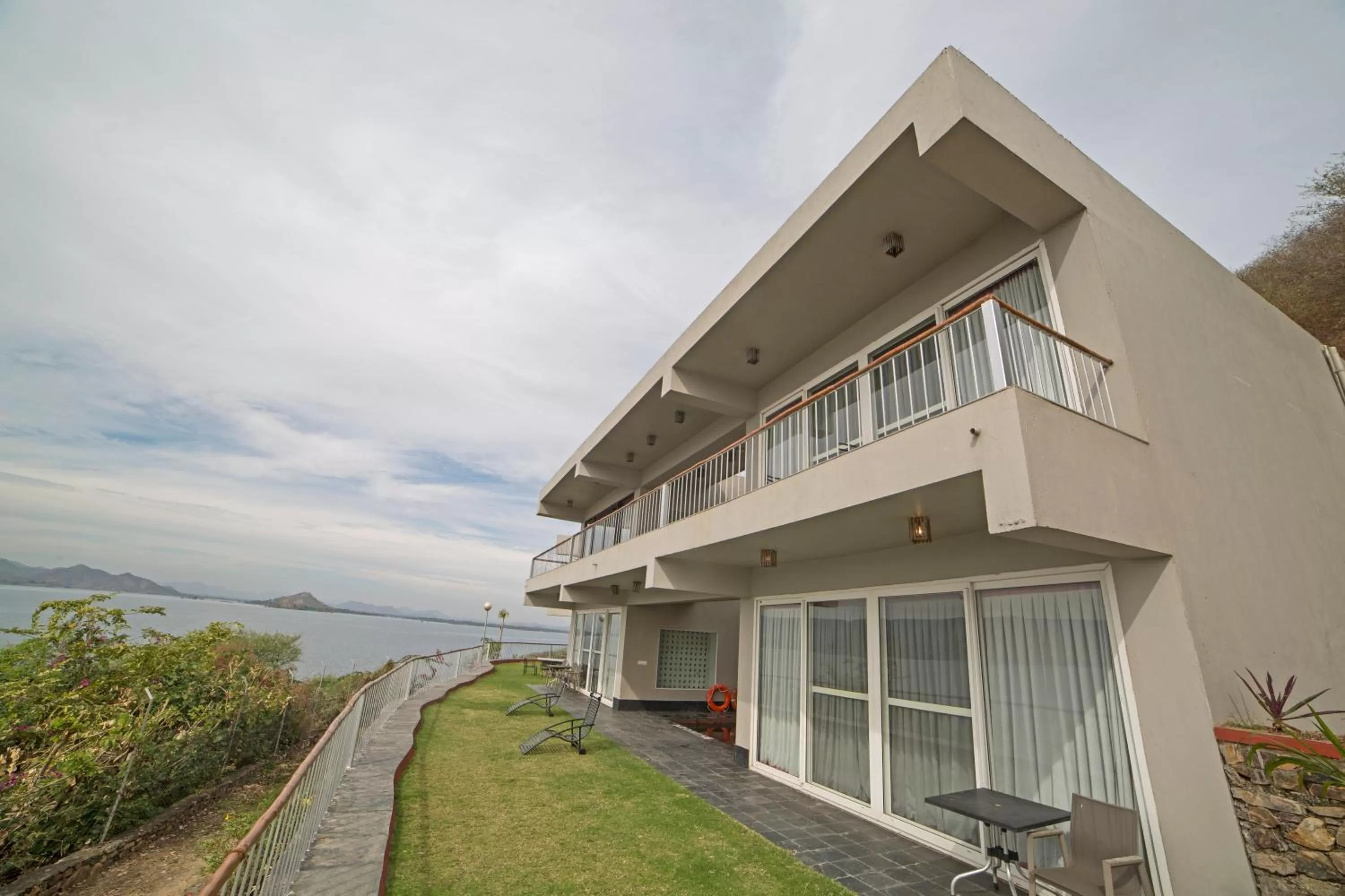 Property building in Jaisamand Island Resort