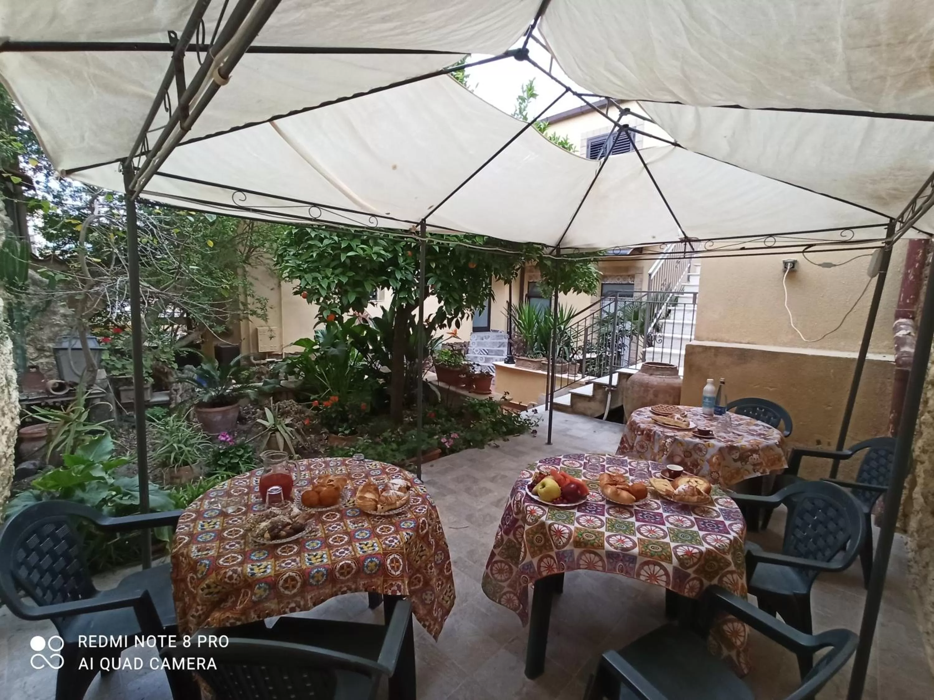 Breakfast in B&B Il Melograno Antico con Terrazza e Giardino