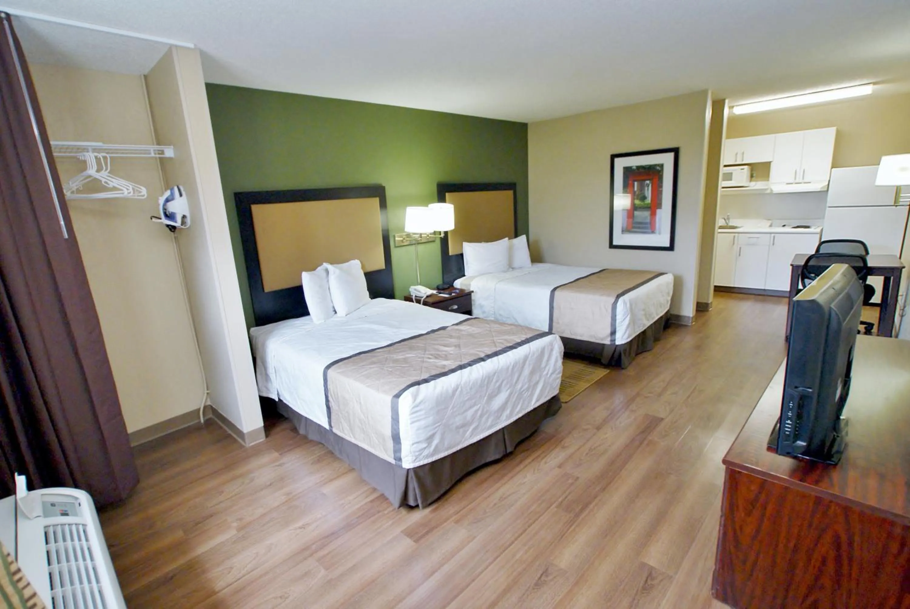 Bed in Extended Stay America Select Suites - Greensboro - Wendover Ave - Big Tree Way