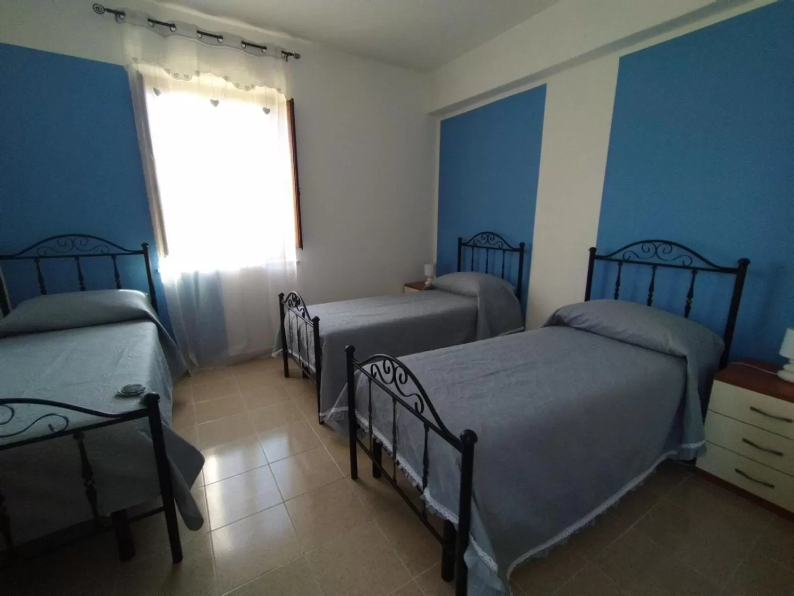 Bed in VILLA MARTA a due passi dalla clinica ortopedica Rizzoli e da Villa Santa Teresa