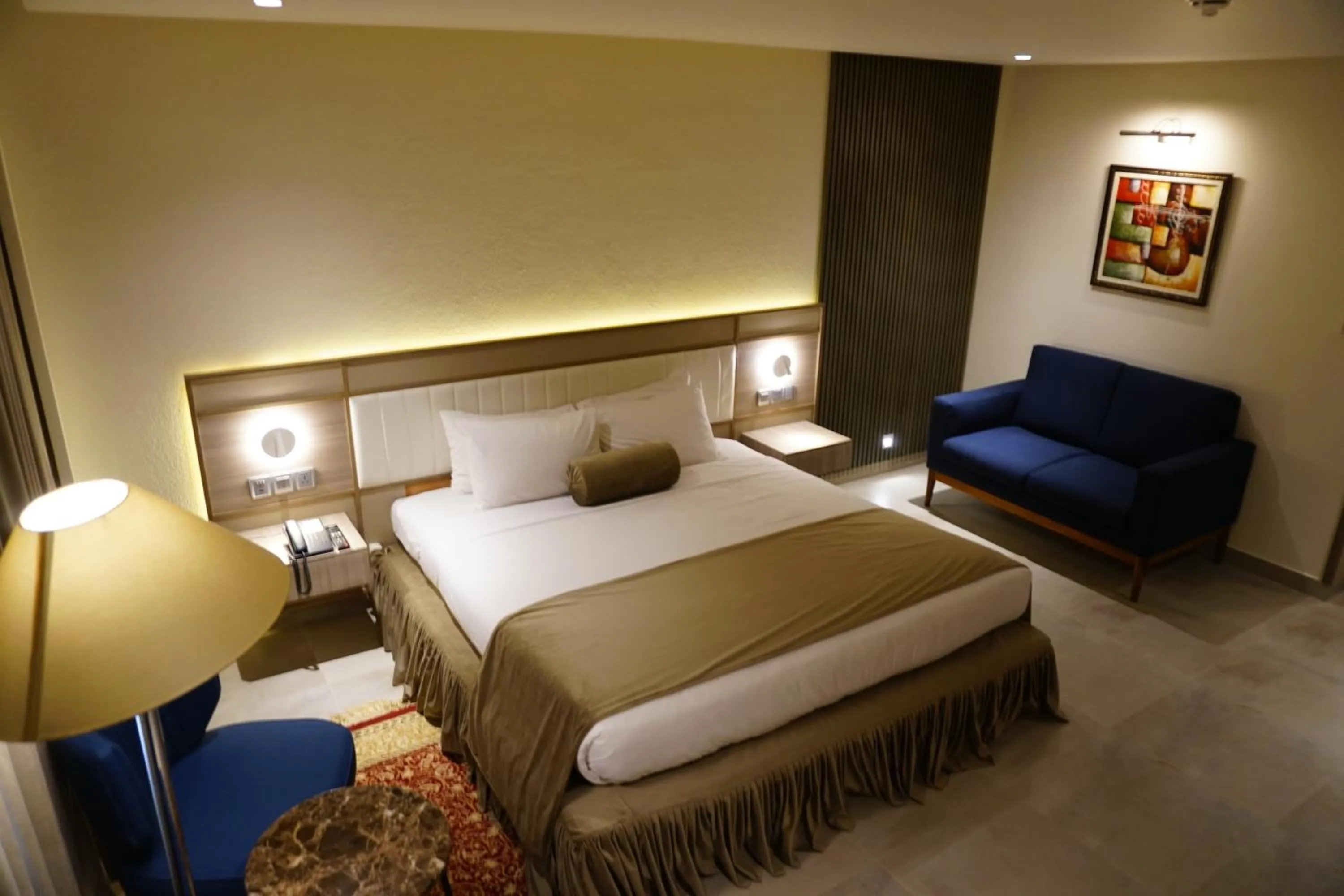 Regent Plaza Hotel & Convention Center