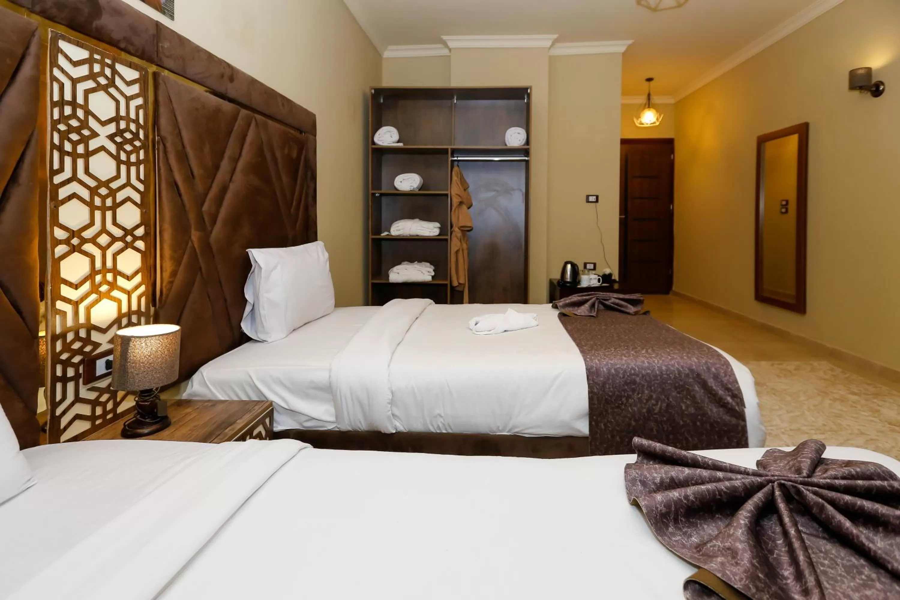 Photo of the whole room, Bed in King Cheops Inn - Pyramid View