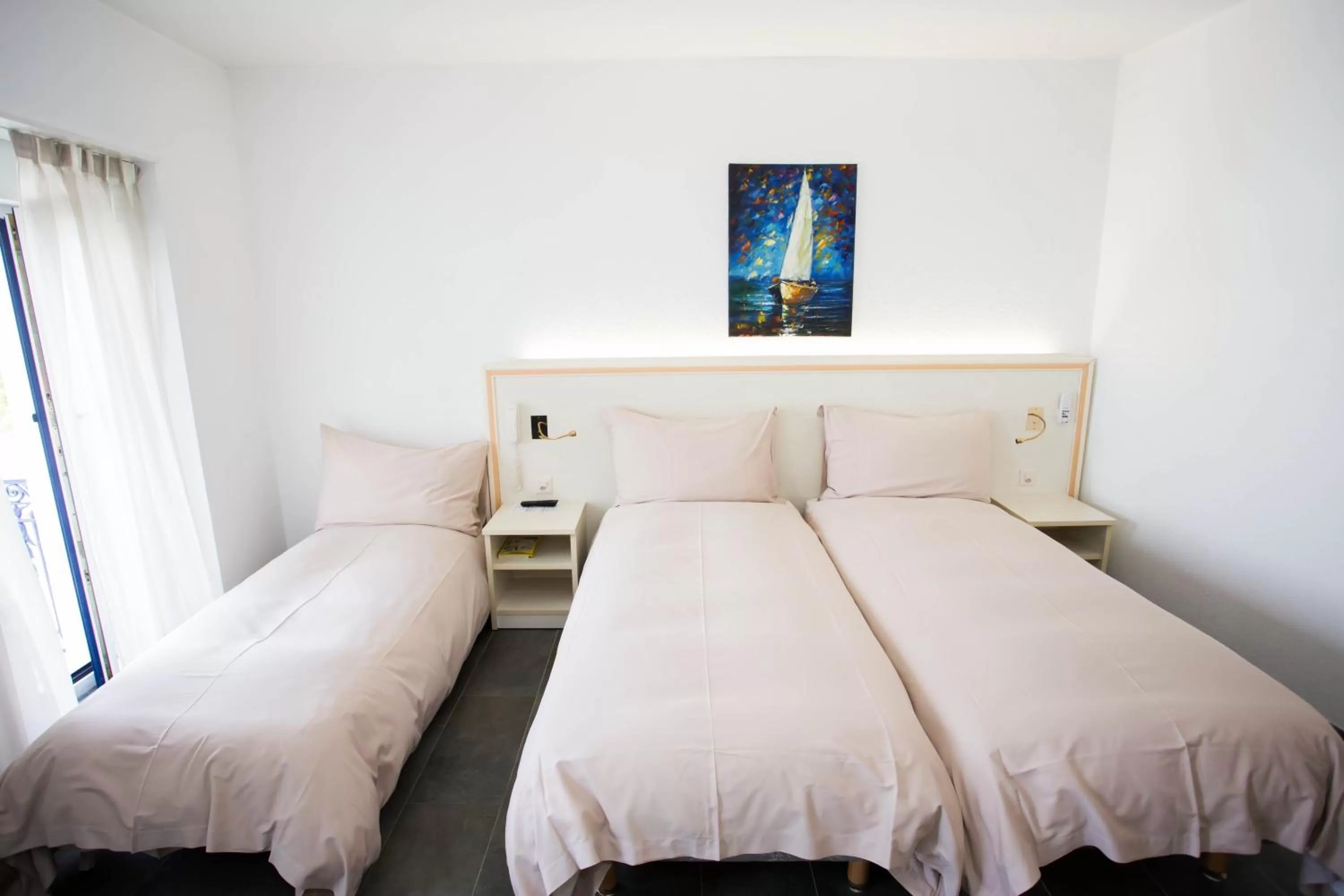 Bed in Hôtel du Port