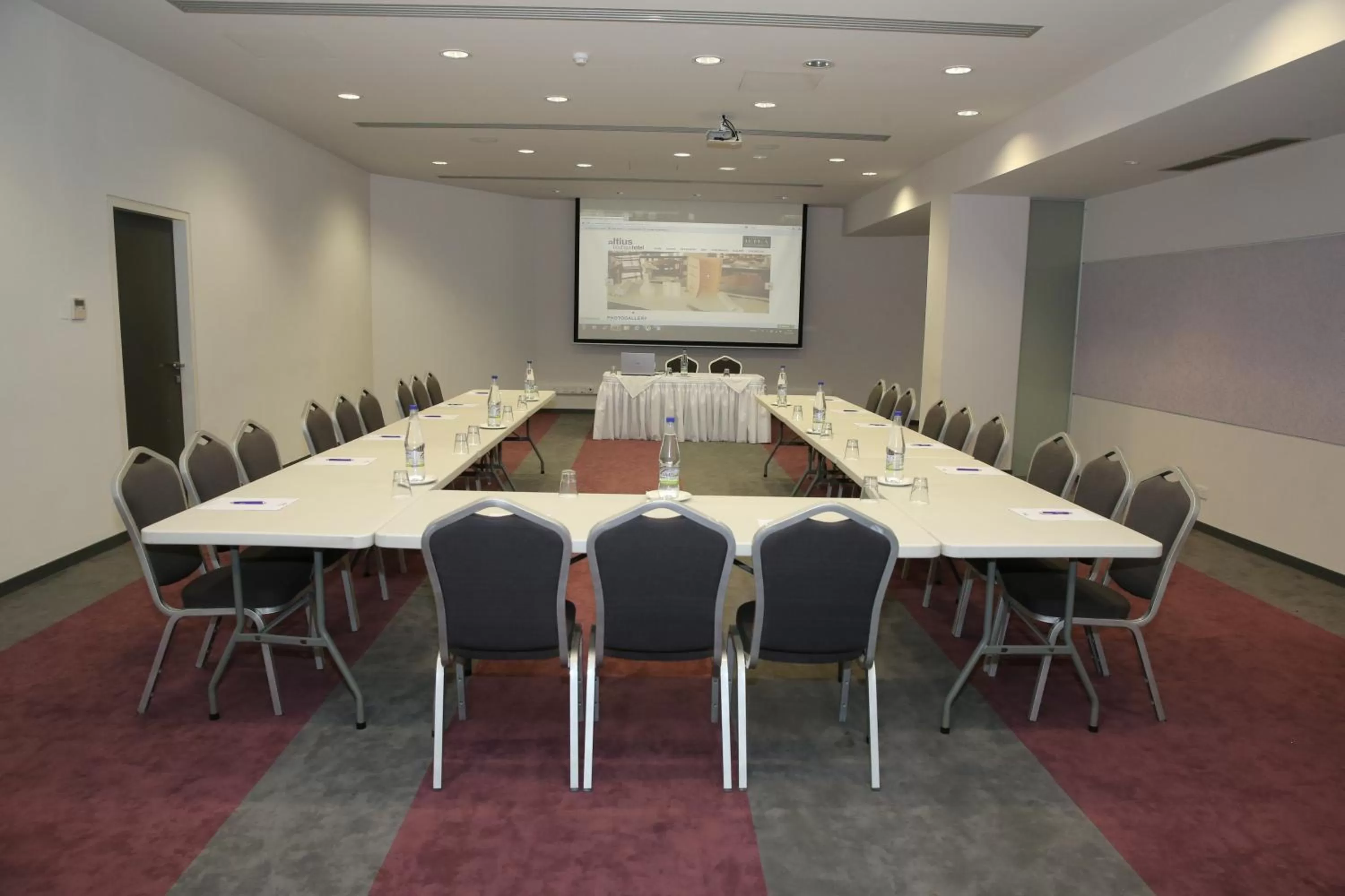 Business facilities in Altius Boutique Hotel