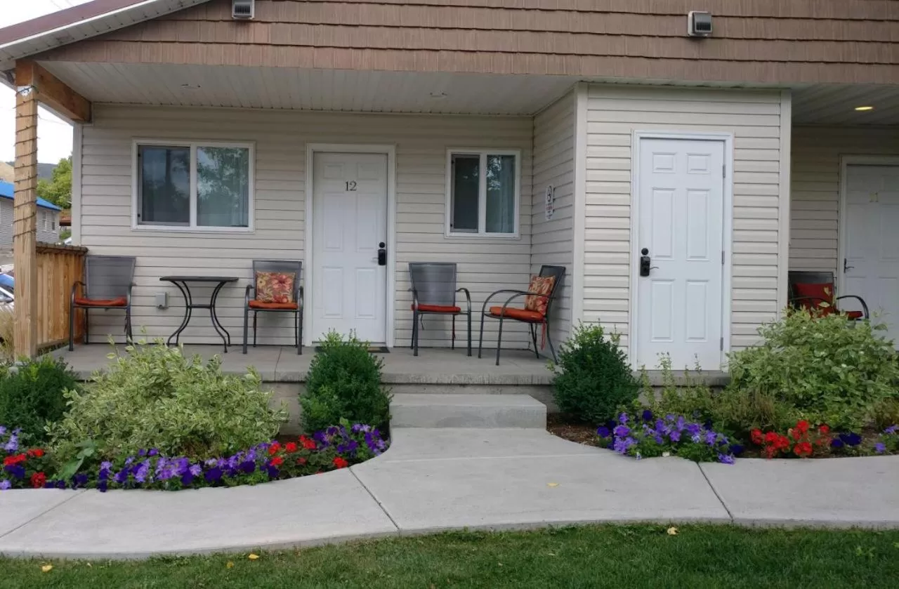 Property Building in Alpaca Inn