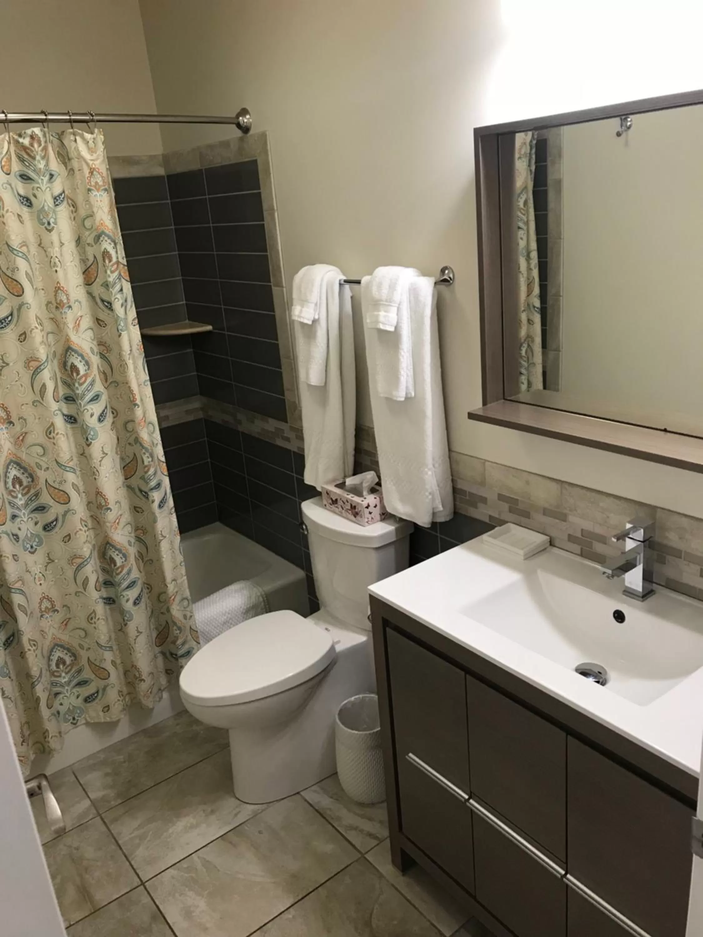 Shower in Elaine's Cape May Boutique Hotel