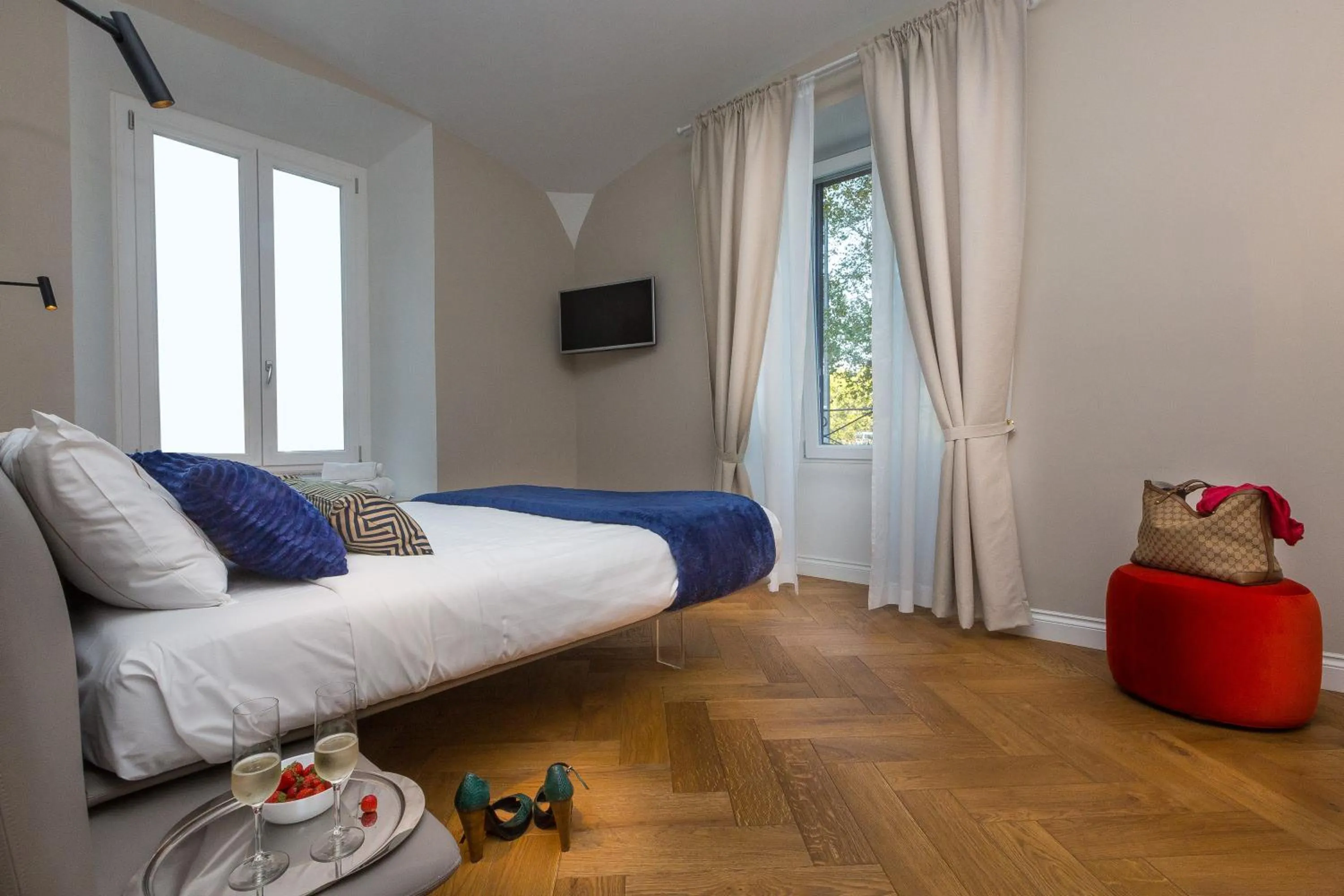 Photo of the whole room, Bed in Palazzo Baj in Trastevere