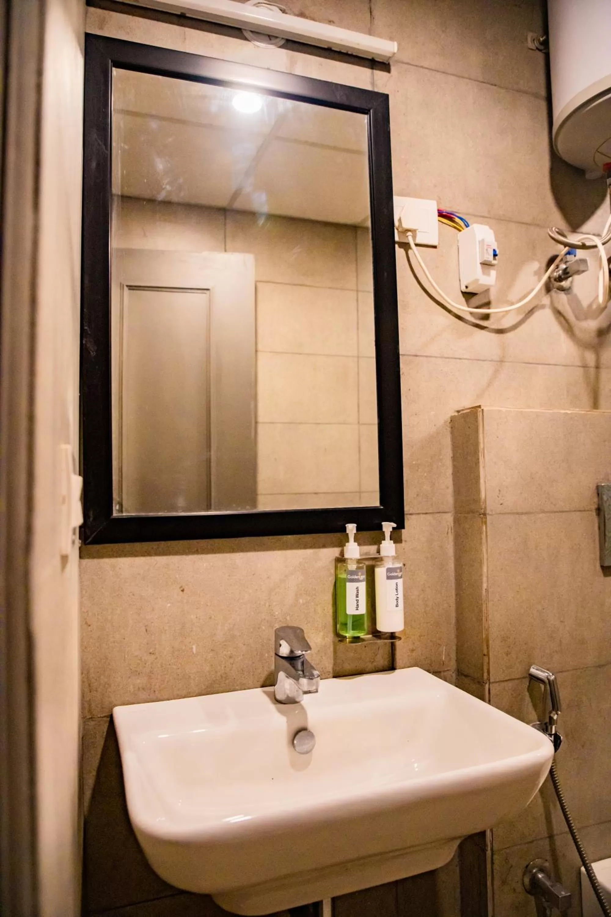 Property building in GoldenKeys Inn