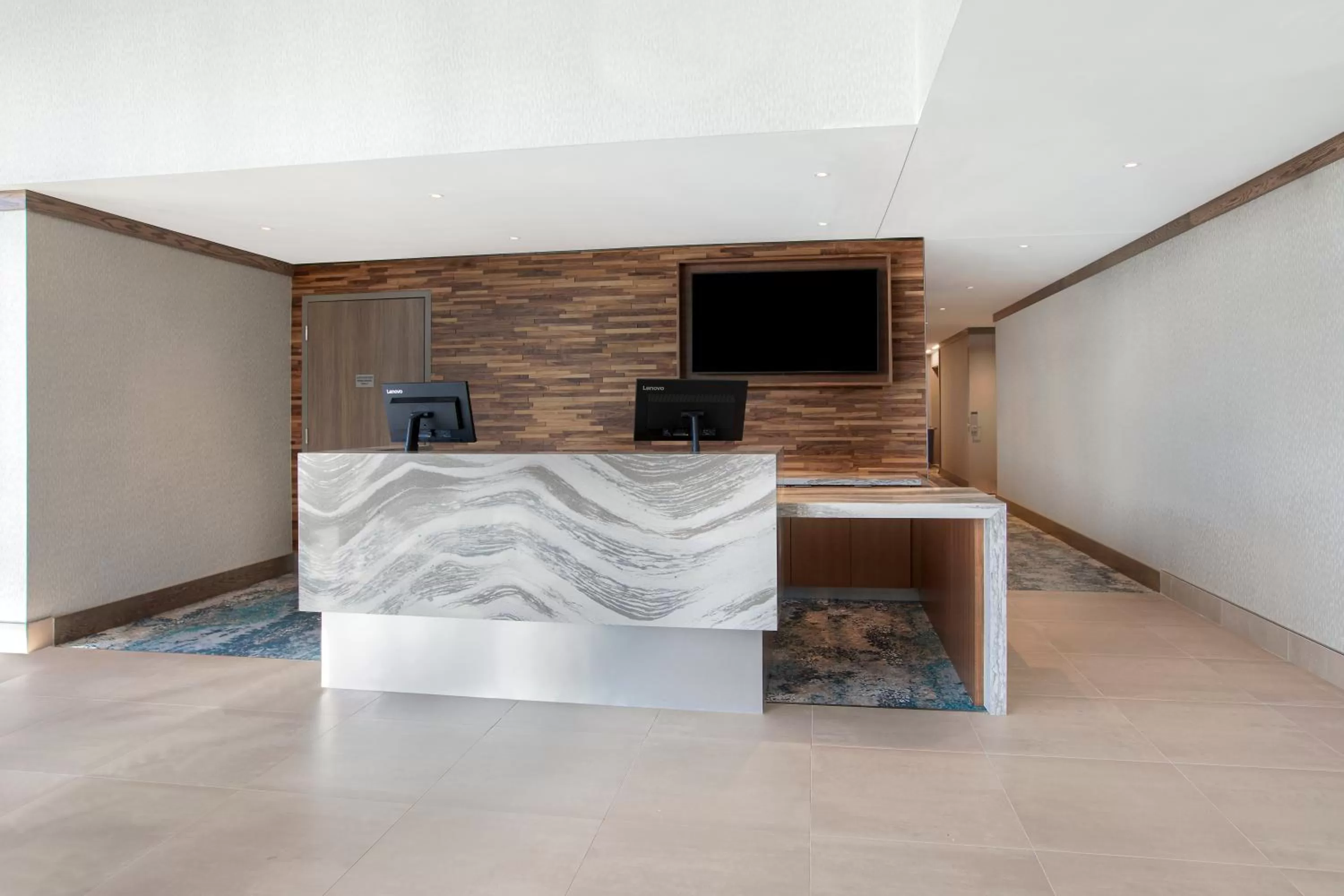 Lobby or reception in Great Blue Heron Hotel