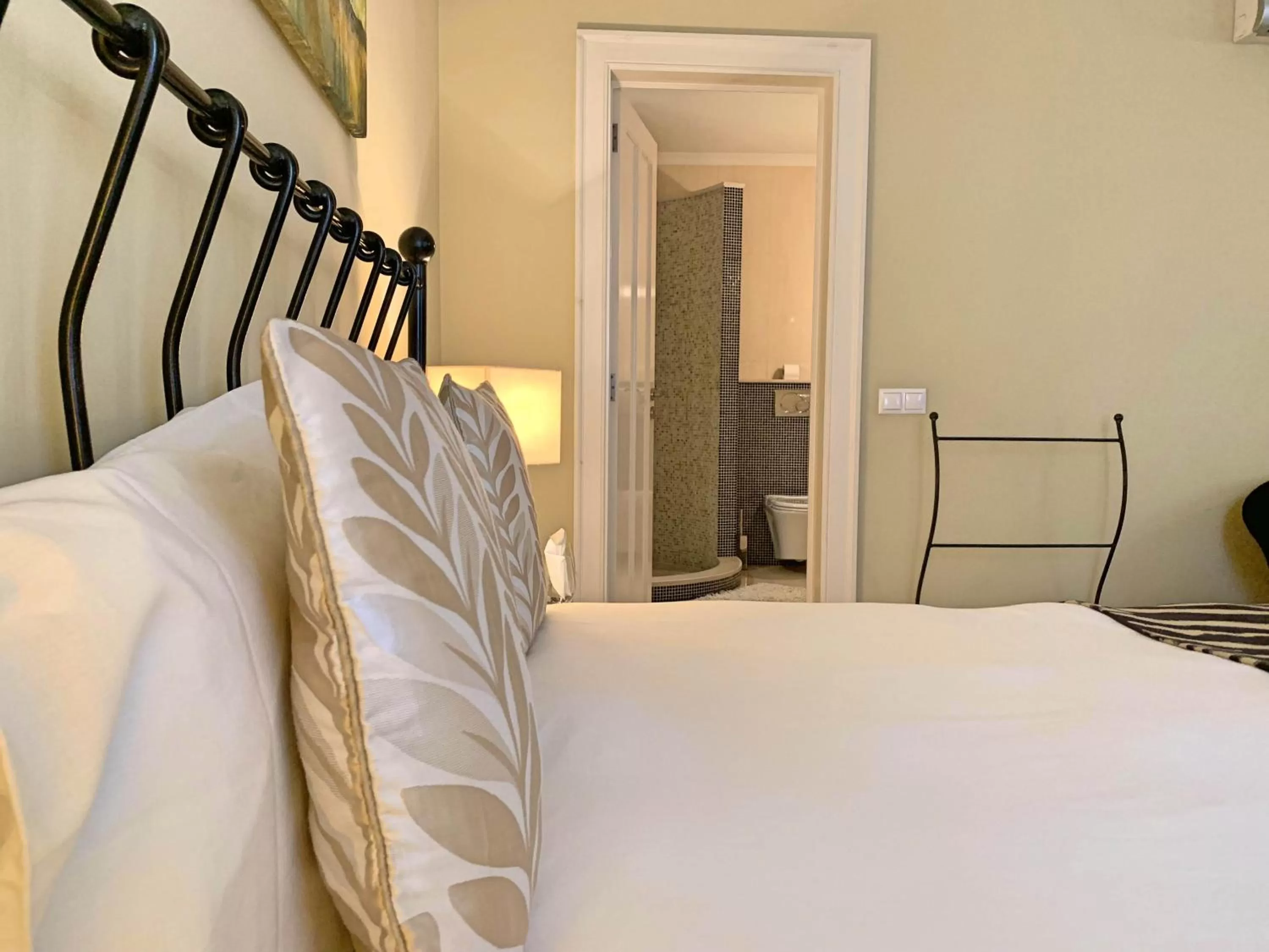 Bed in Residence Lagos