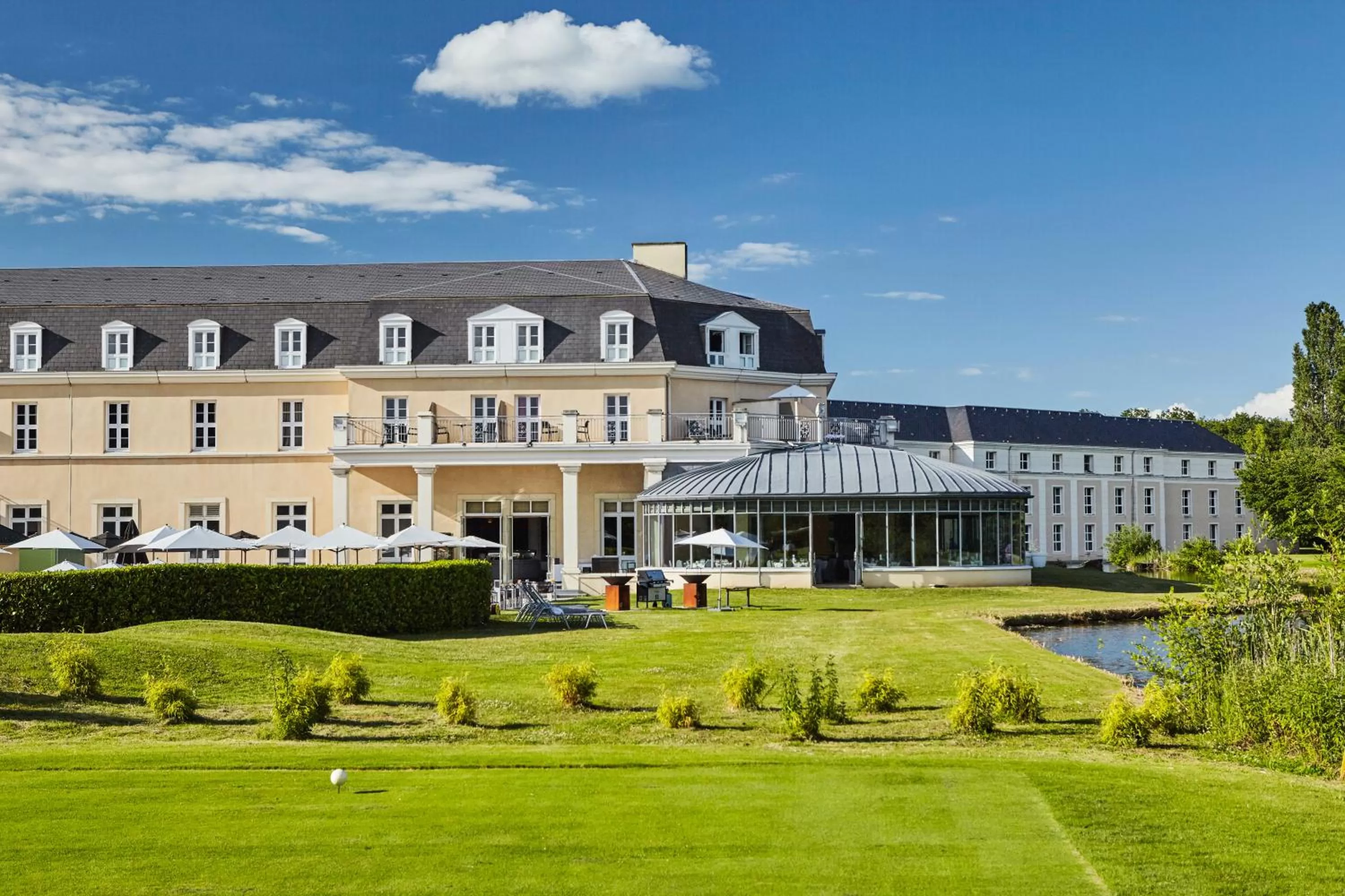 Property building in Mercure Chantilly Resort & Conventions