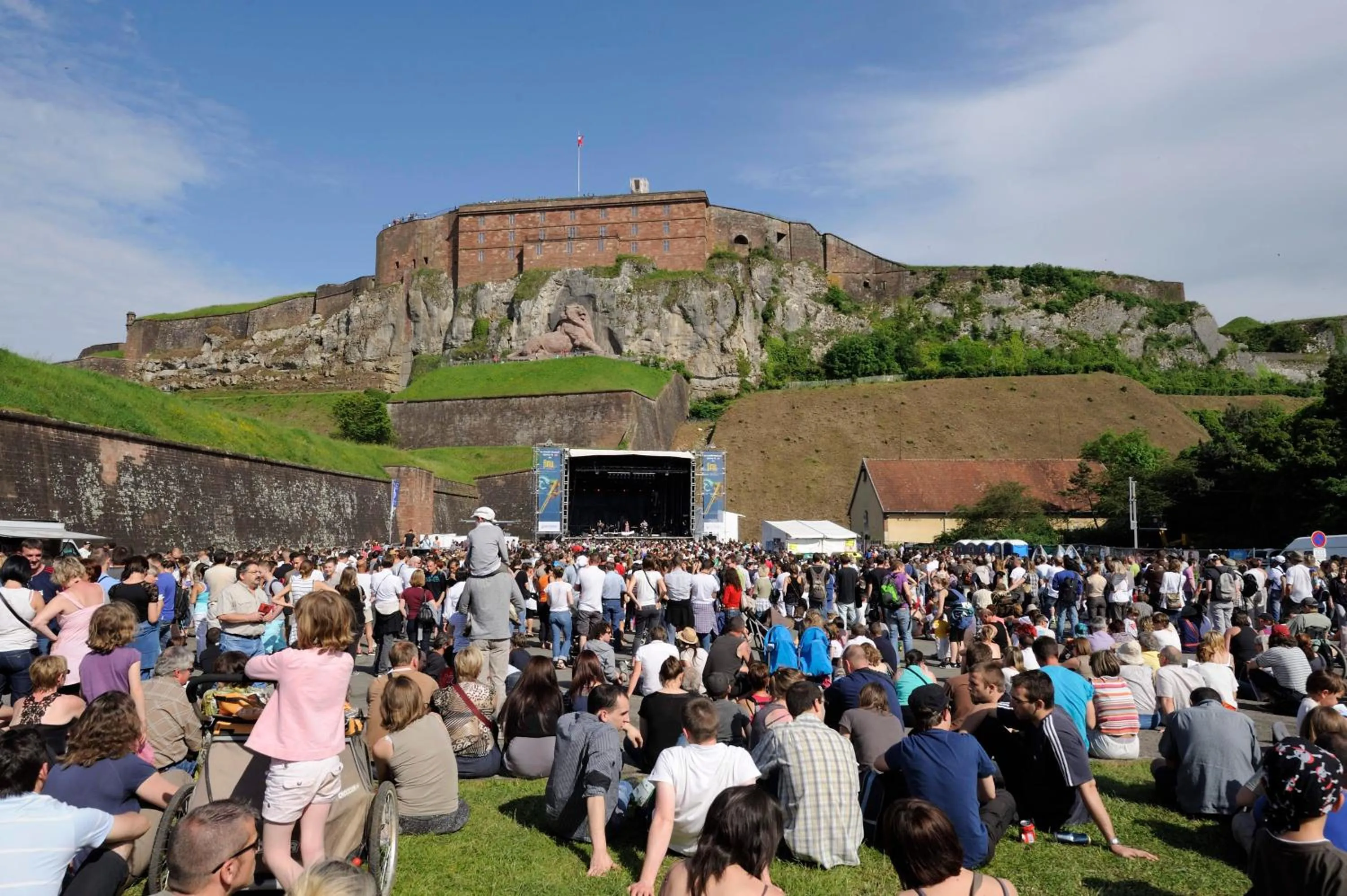 Entertainment in Grand Hôtel Du Tonneau D'Or
