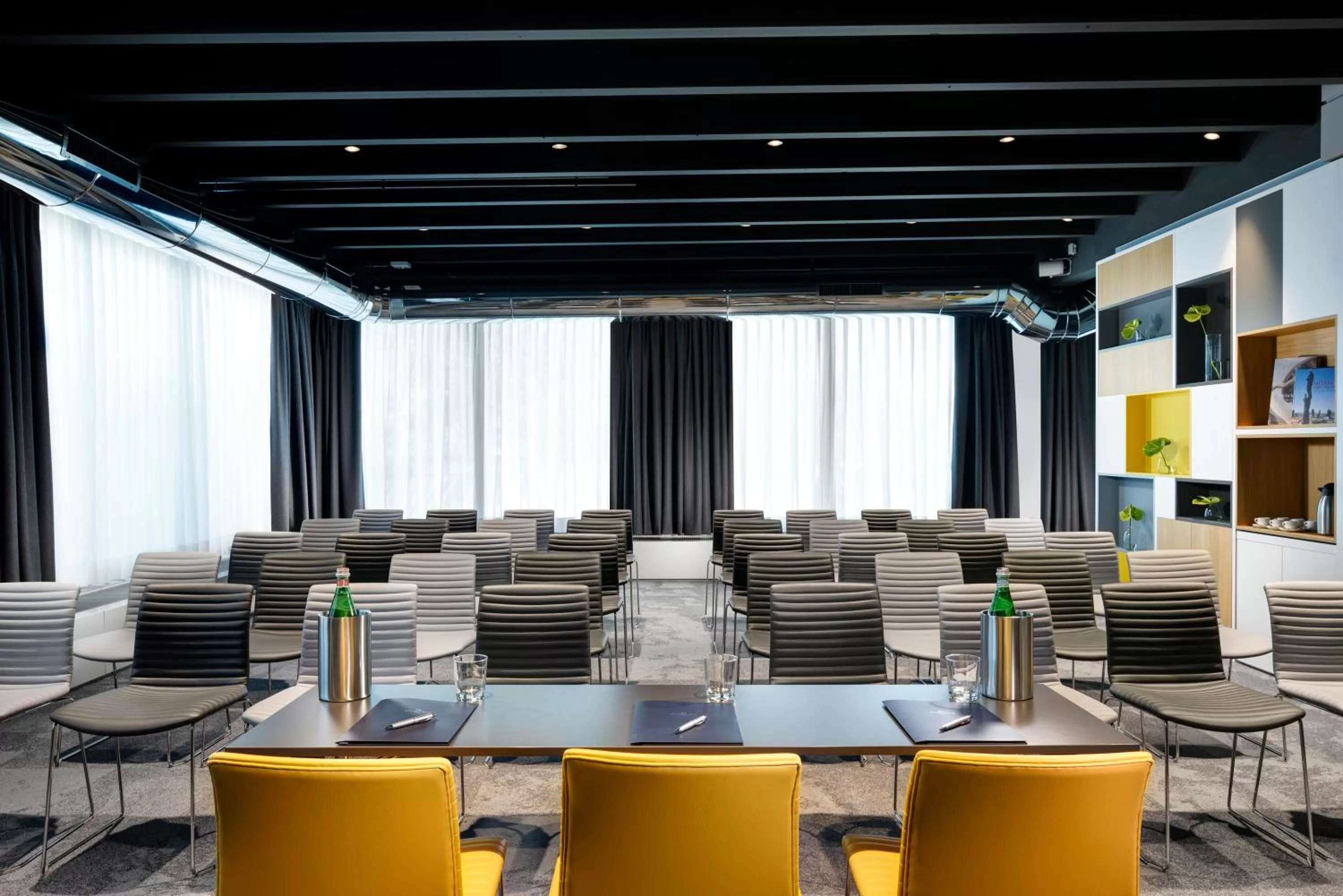 Business facilities in UNA Hotels The One Milano Hotel & Residence