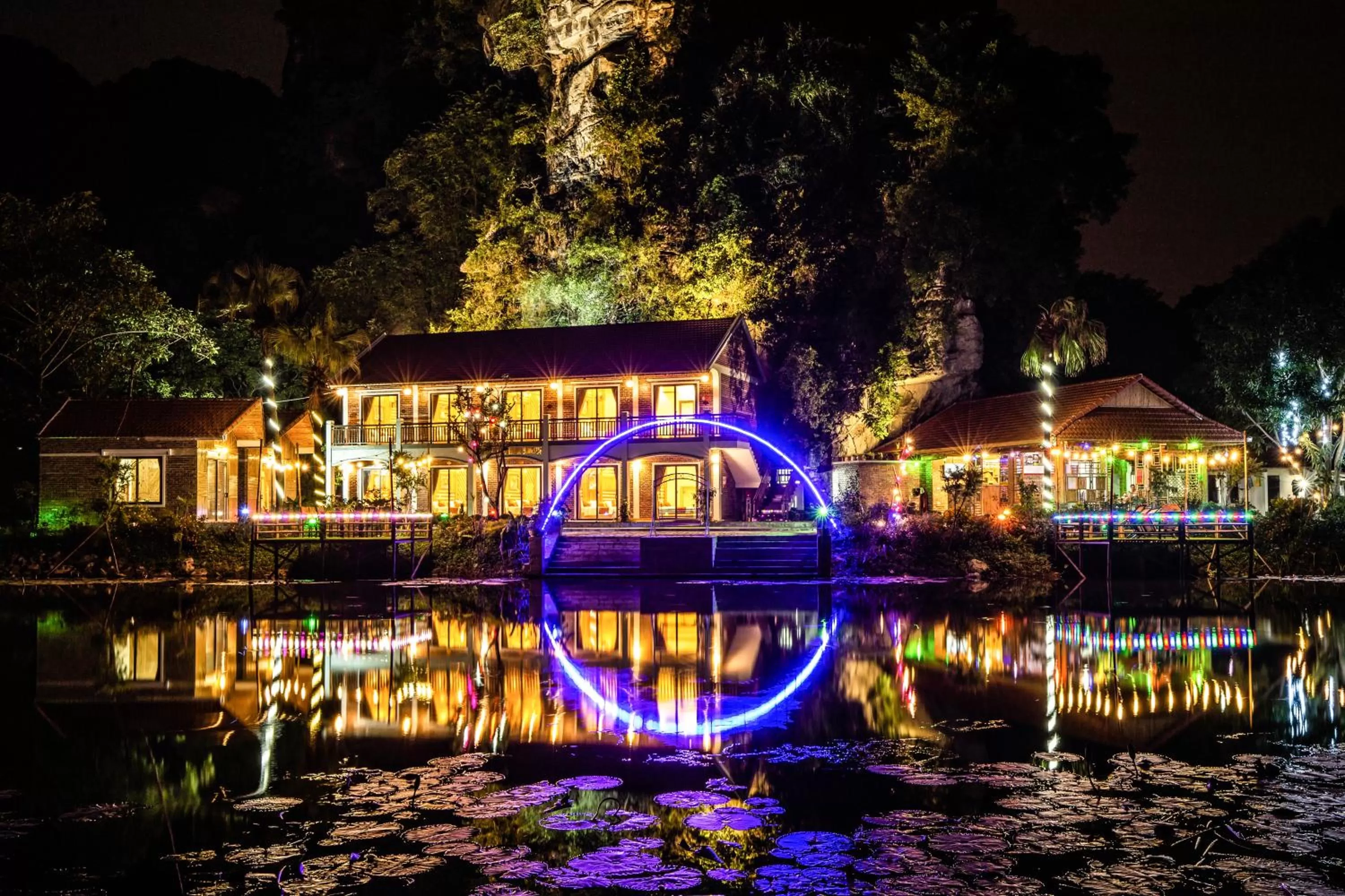 HoangLong Riverside Homestay