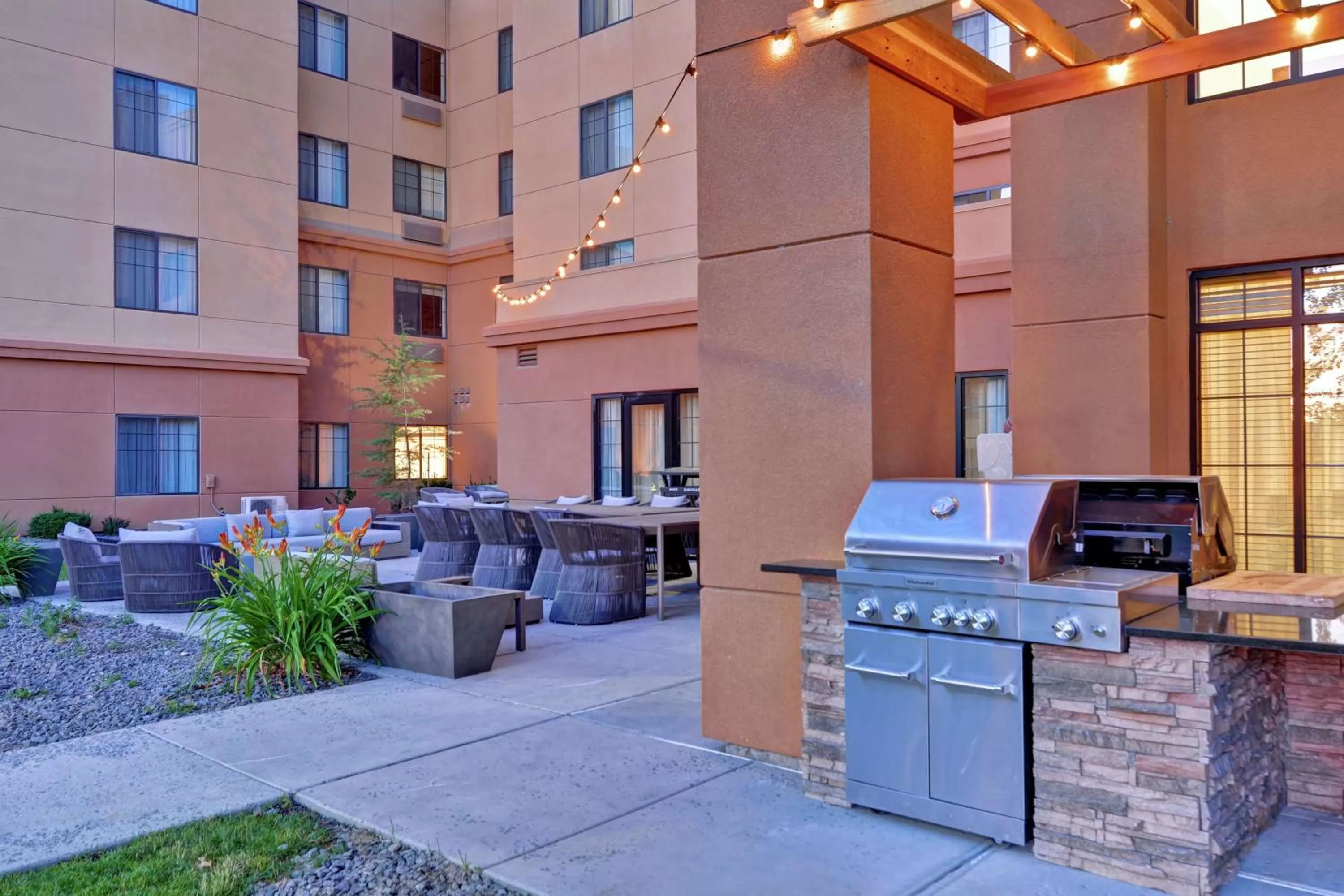 Dining area in Homewood Suites by Hilton Reno