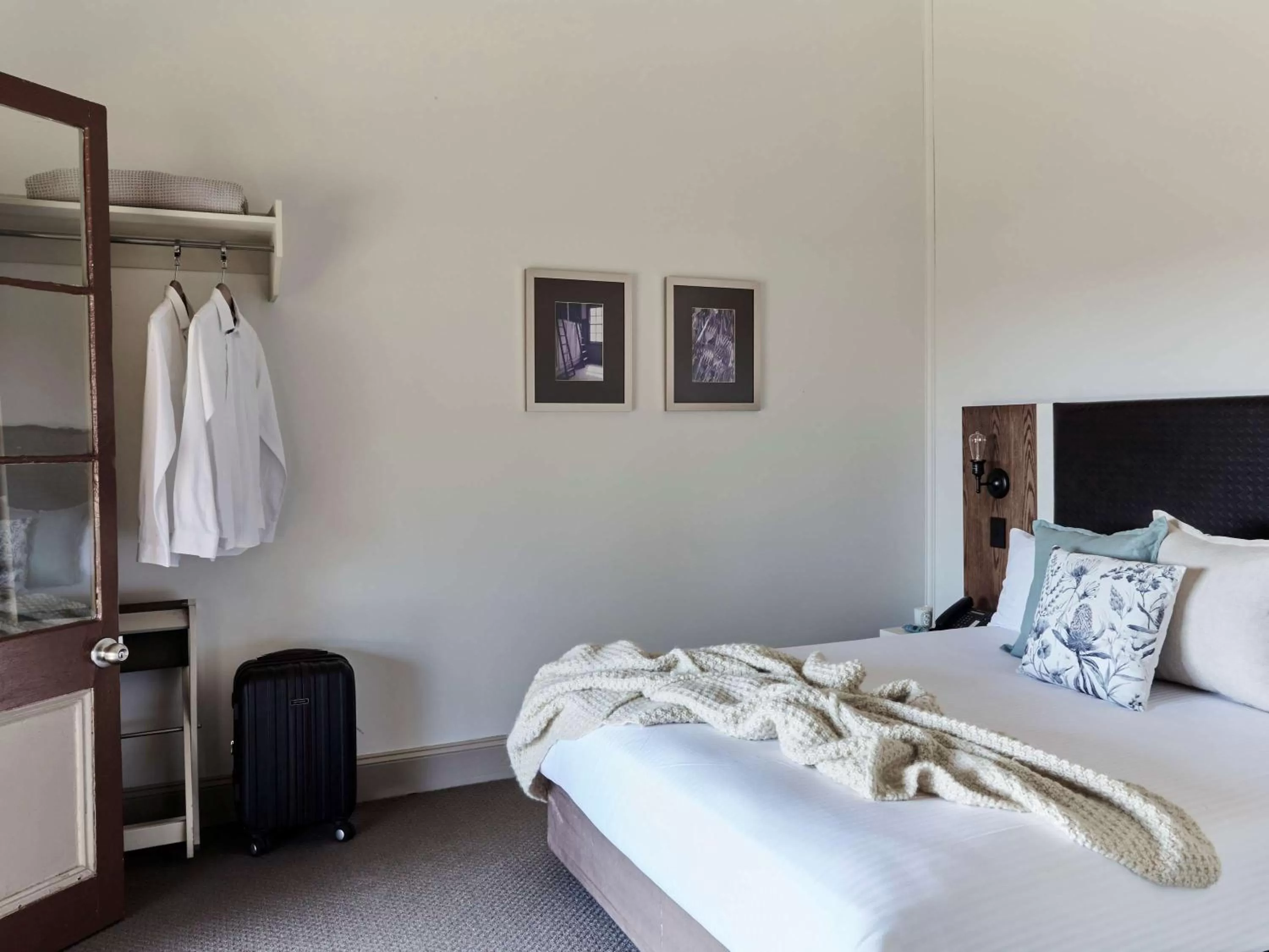 Photo of the whole room, Bed in Q Station