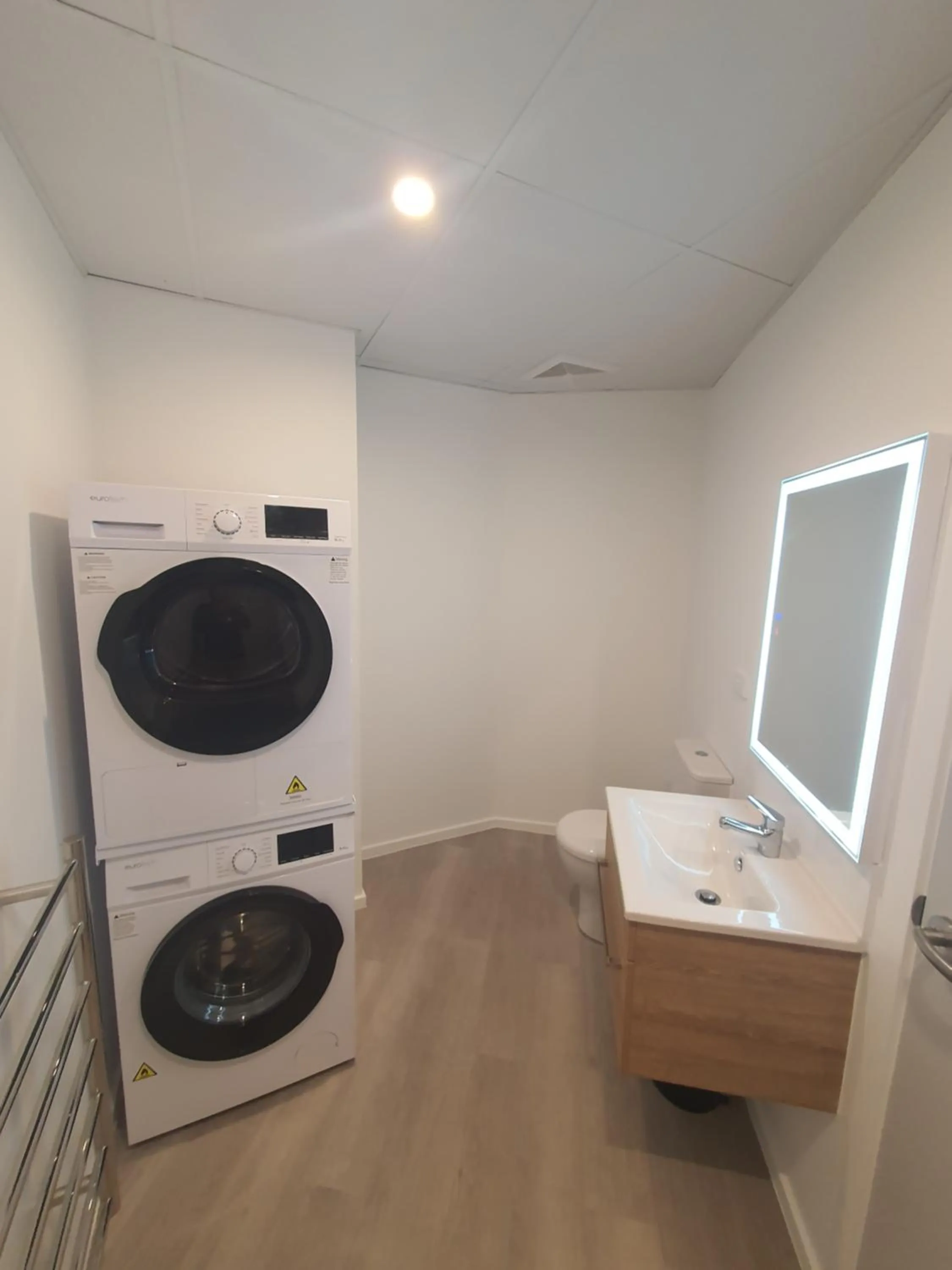 washing machine in La Quinta by Wyndham Ellerslie Auckland