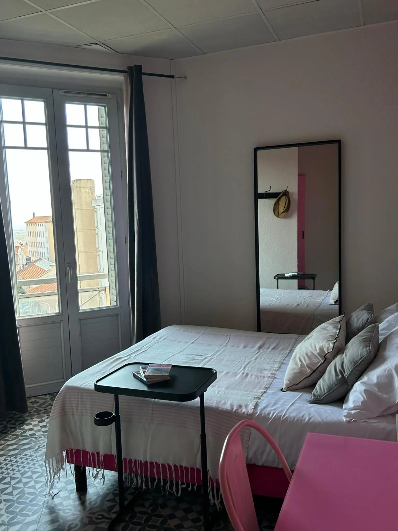 Bed in Hôtel de la Croix-Rousse