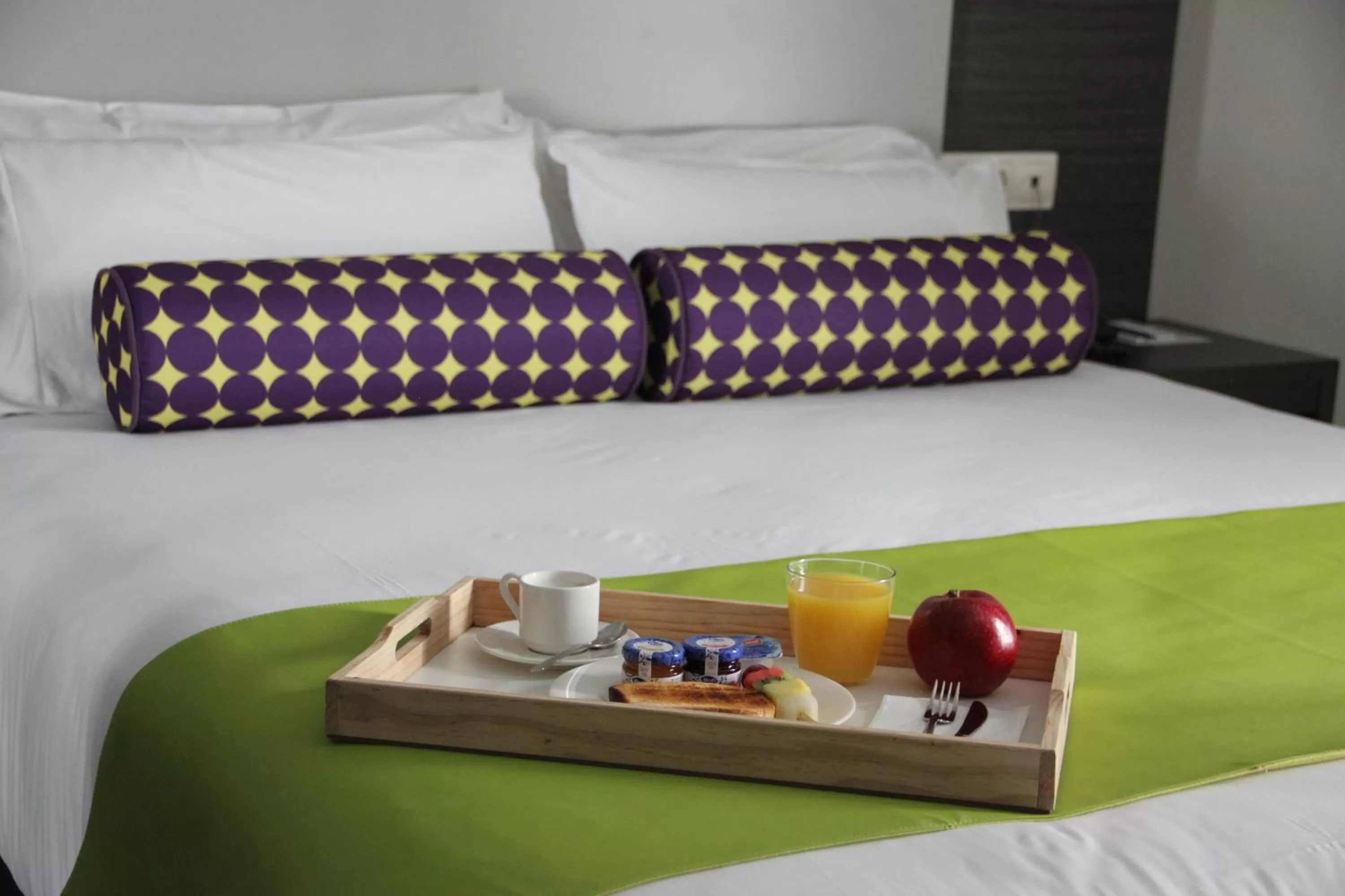 Bed in Mercure Madrid Centro
