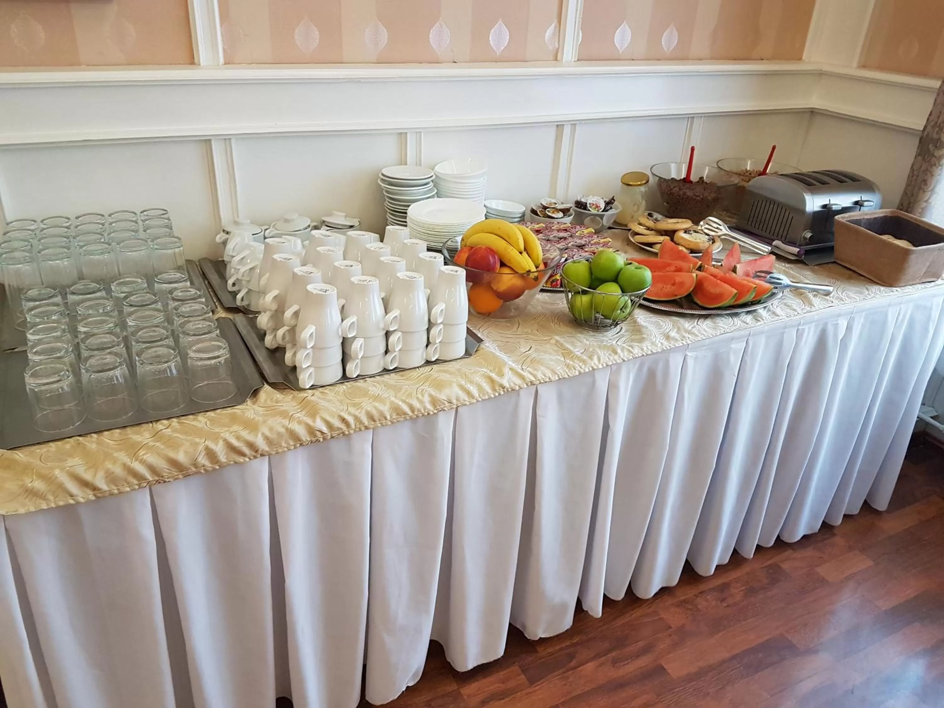 Buffet breakfast in Hotel Union