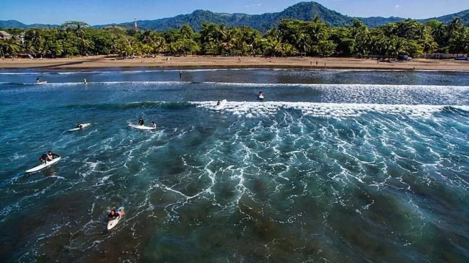 Beach Break Resort & CR Surf Camp