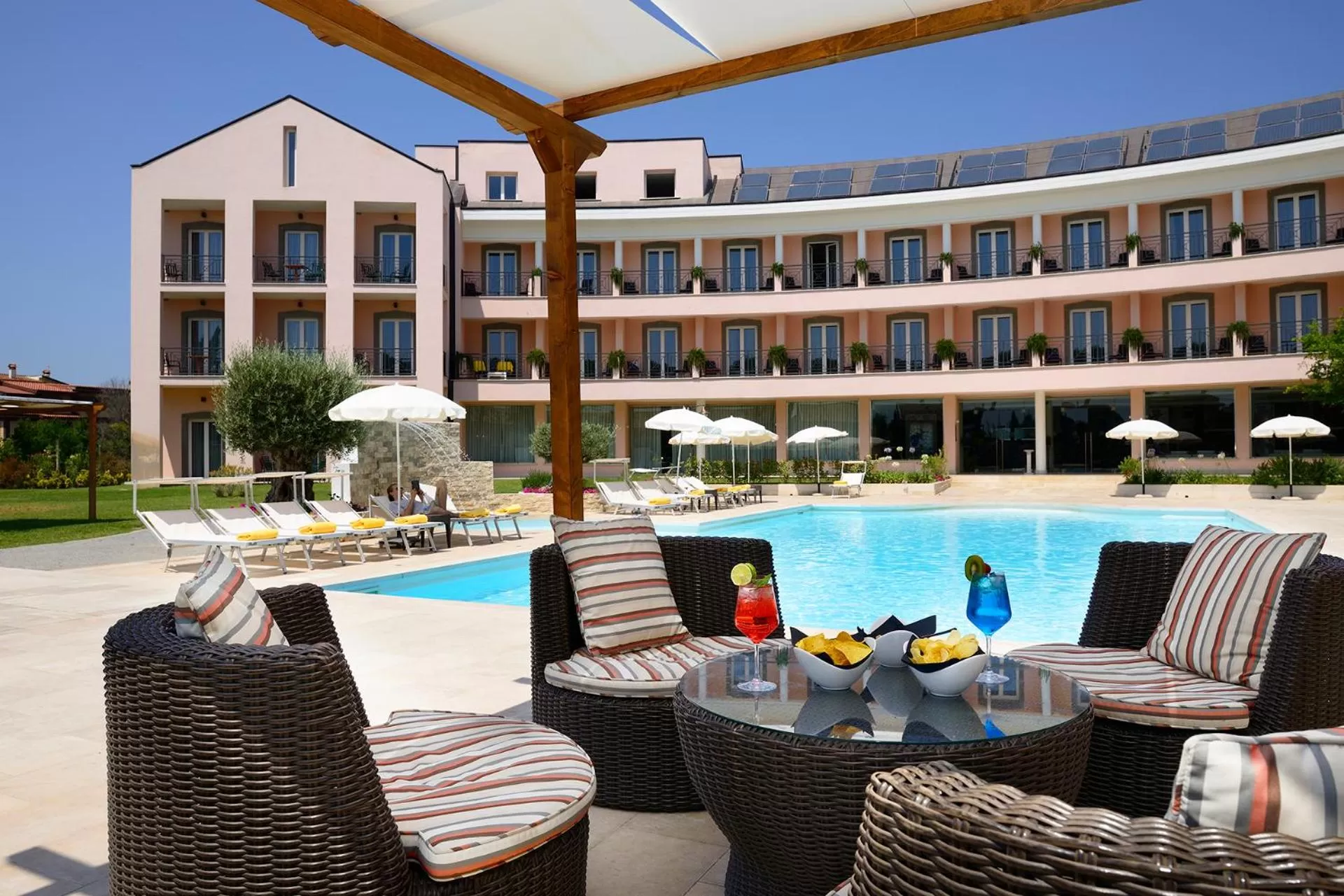 Swimming pool in Hotel Isola Sacra Rome Airport