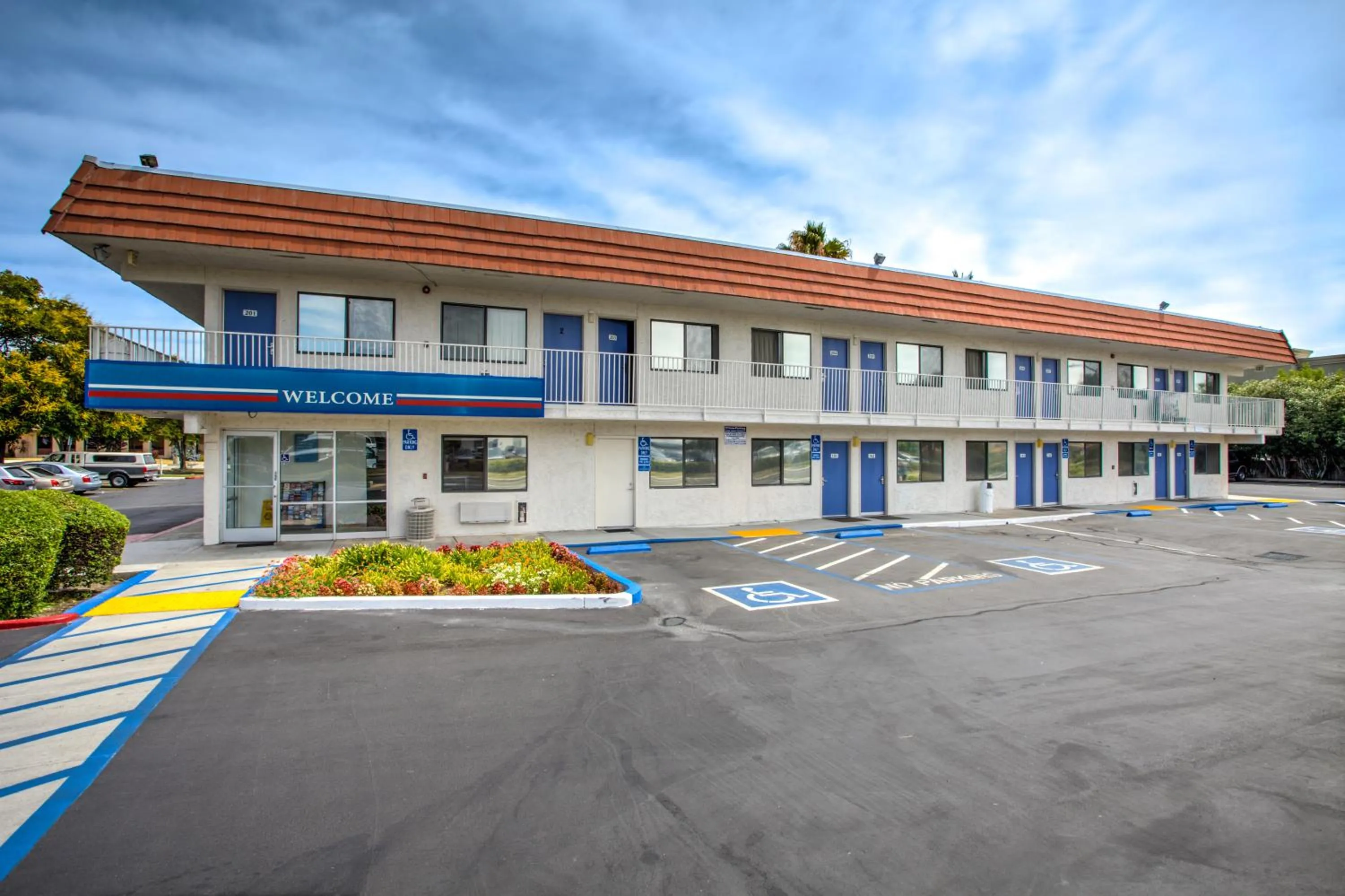 Facade/entrance in Motel 6-Vacaville, CA