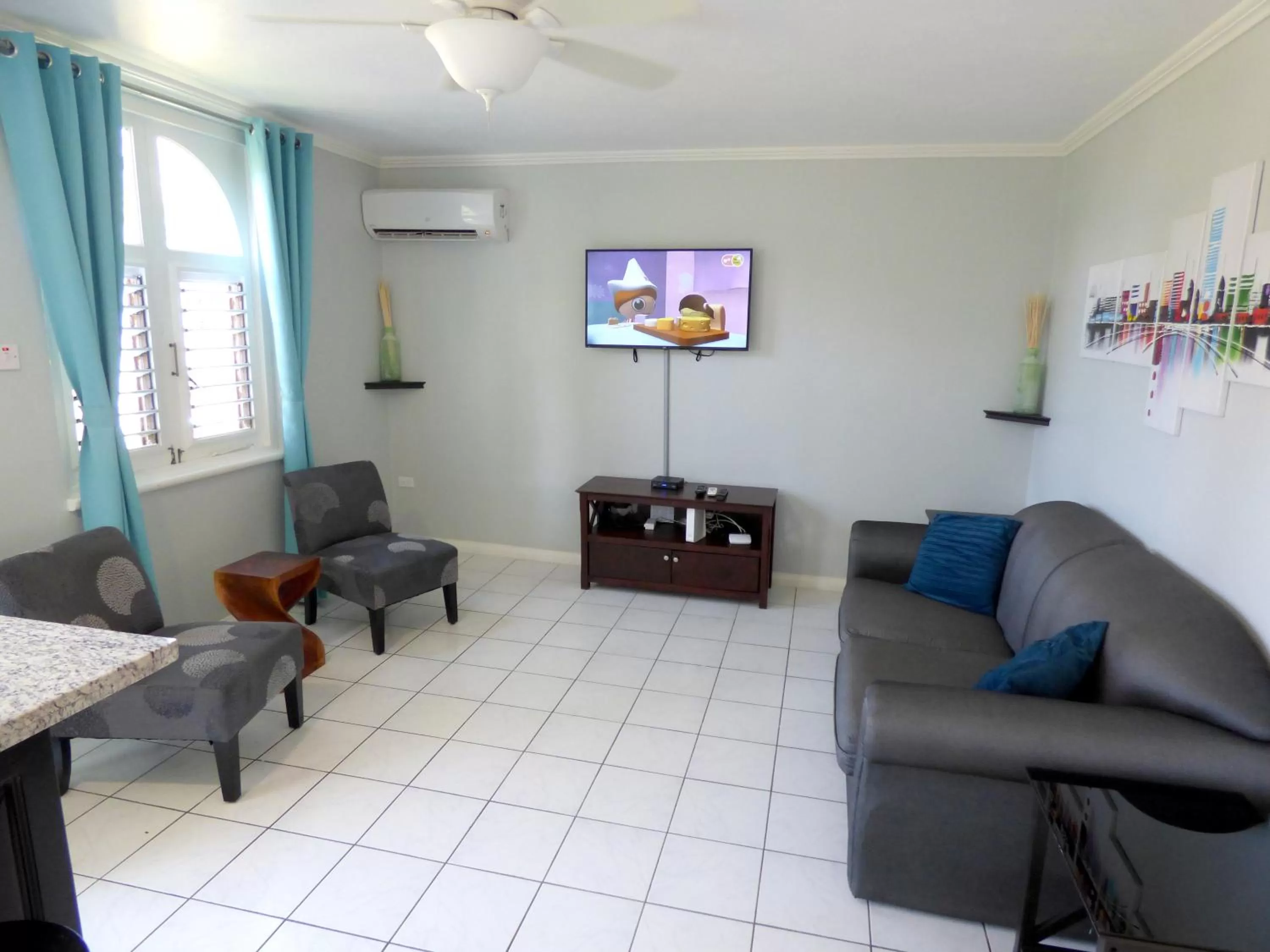 TV and multimedia, Seating Area in Beach One Bedroom Suite A17