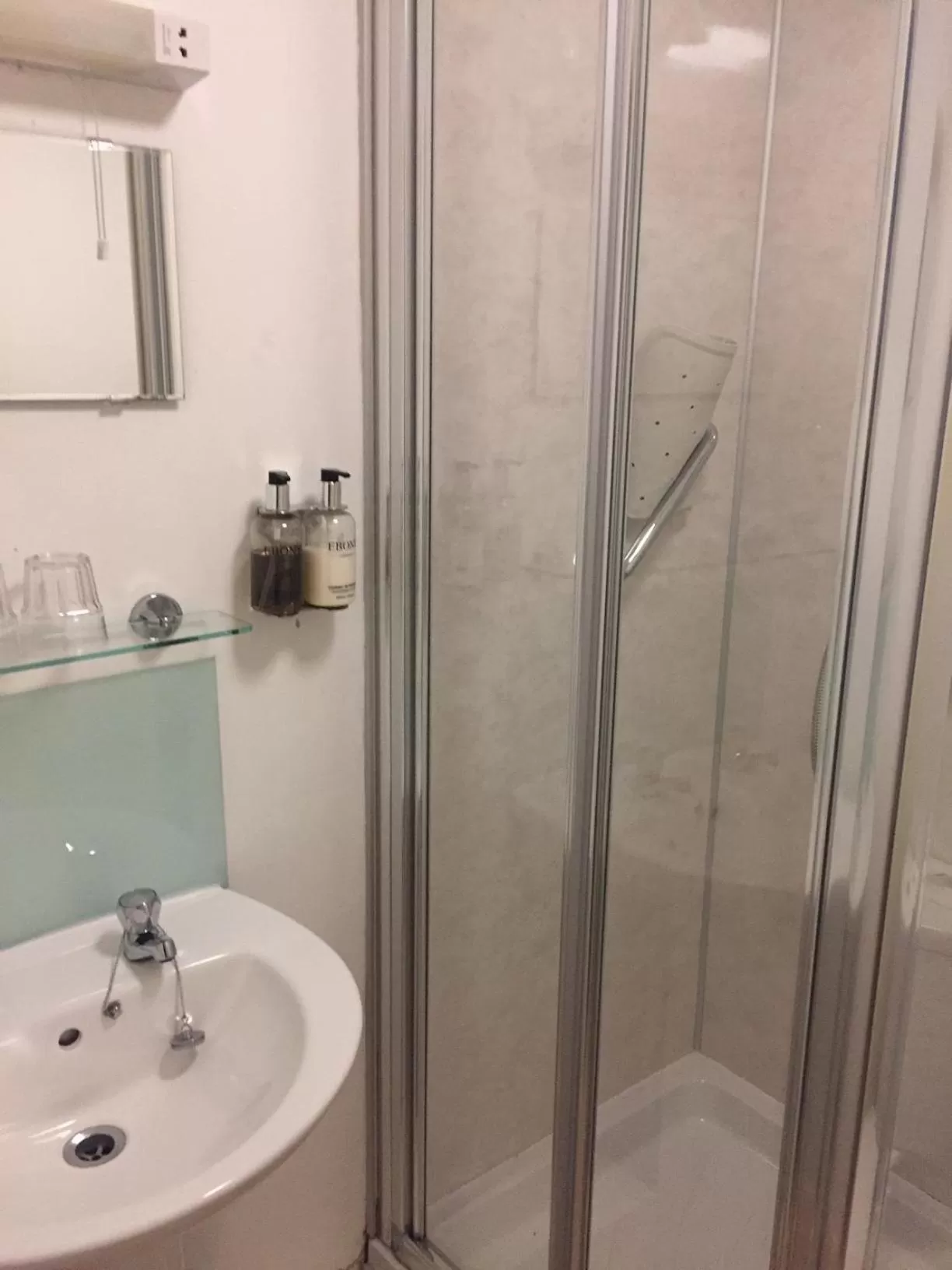 Shower in Carlton Hotel