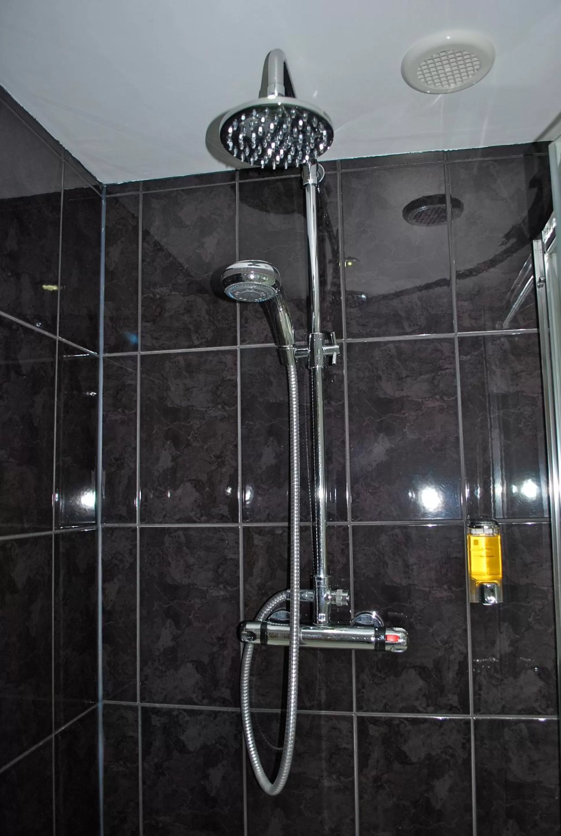 Bathroom in Oak Lodge B&B